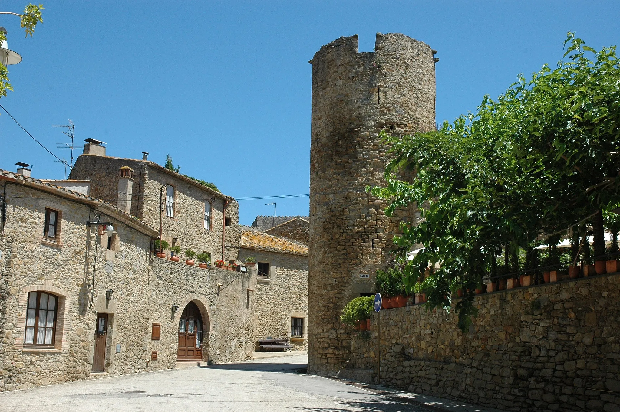 Photo showing: Ullastret - Torre de la presó