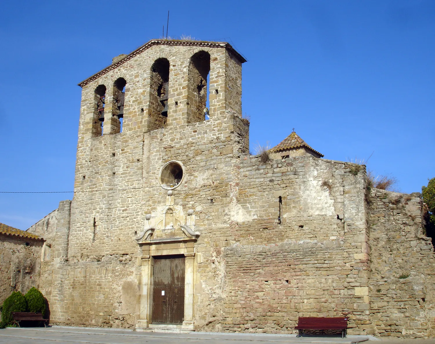 Photo showing: Eglèsia de Sant Pere d'Ullastret (Girona, Catalunya, Espanya)