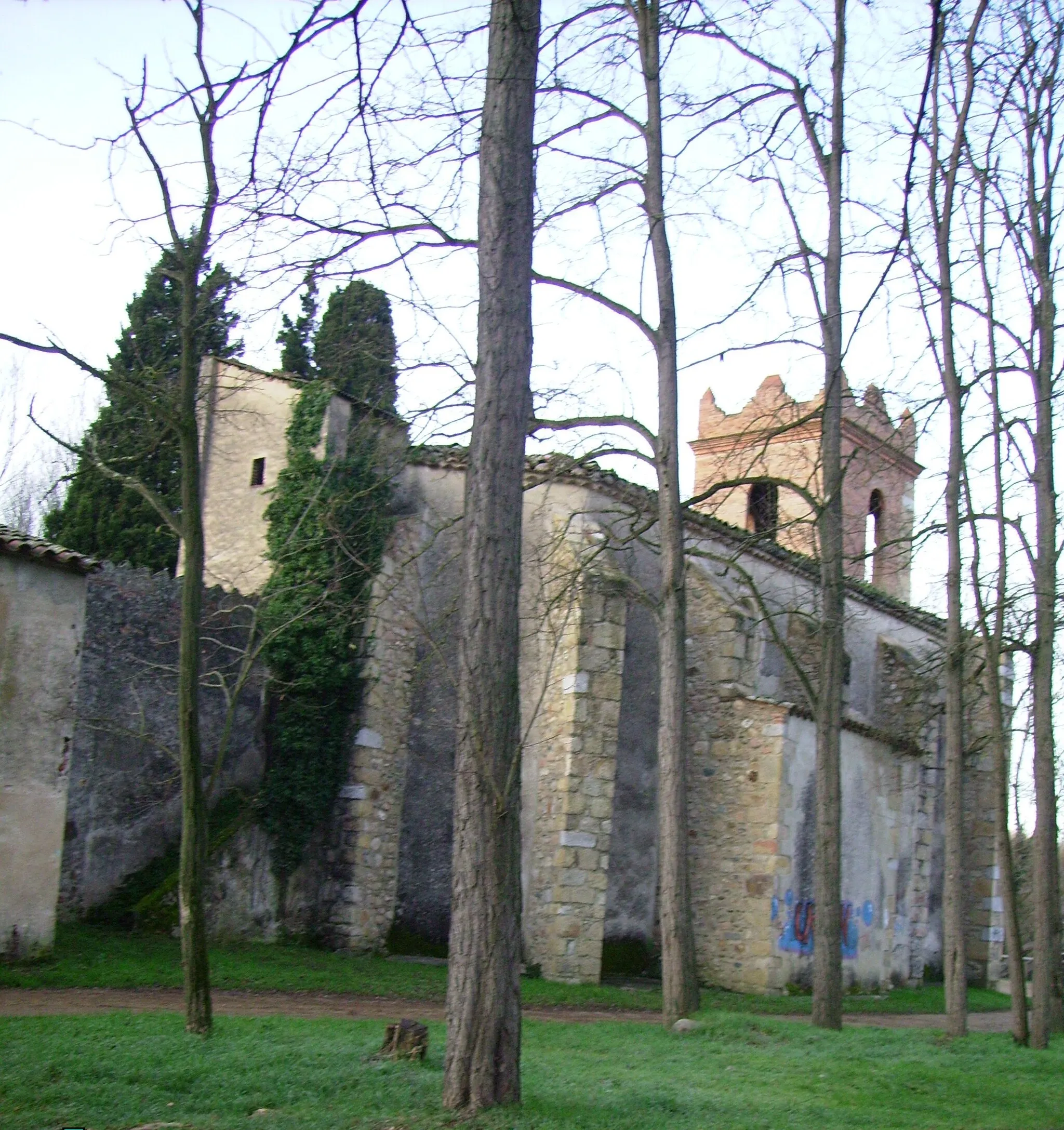 Photo showing: Església de Fogàs de Tordera (vessant Nord)