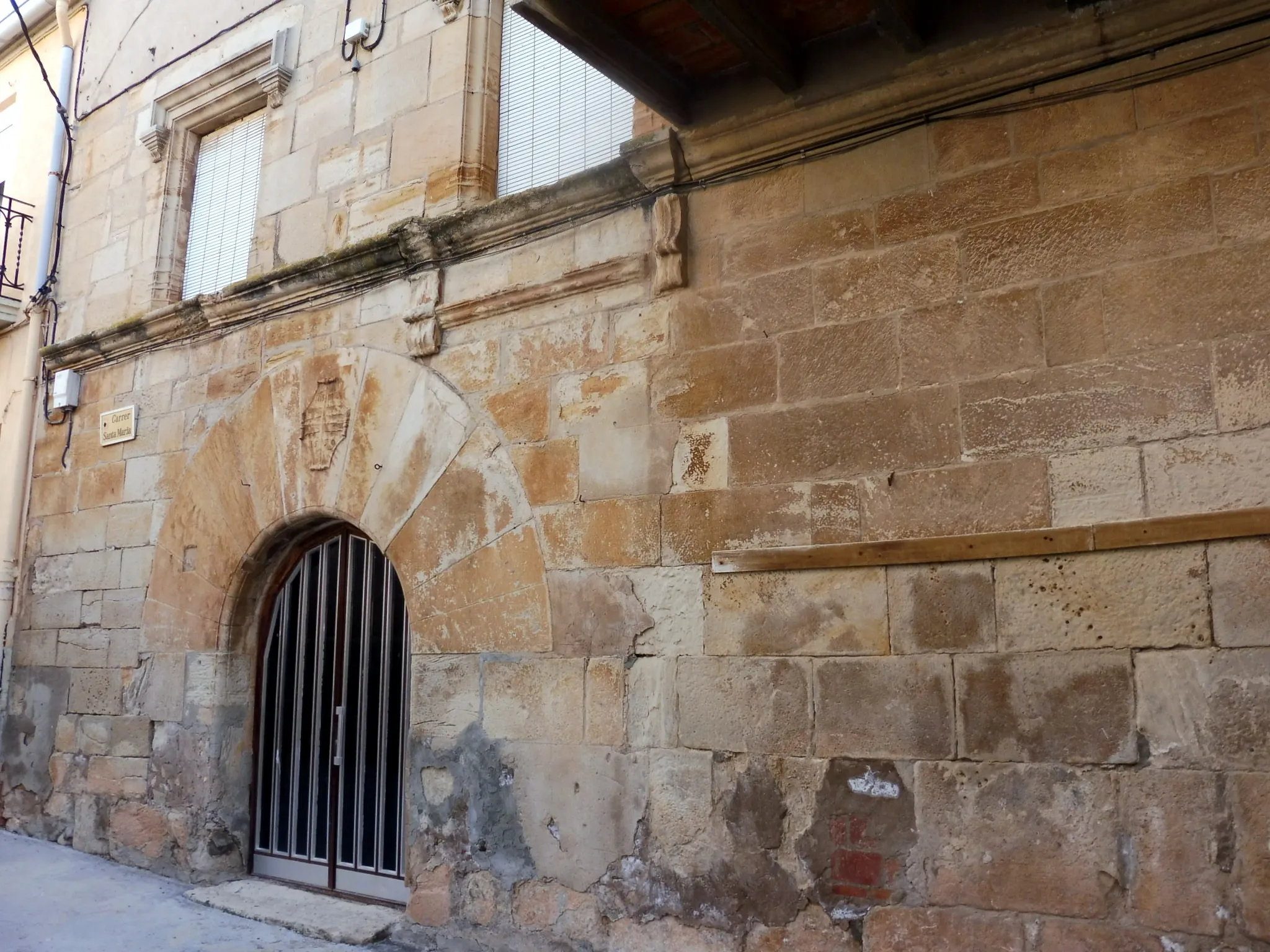 Photo showing: Cal Xamà (Preixana)

This is a photo of a building indexed in the Catalan heritage register as Bé Cultural d'Interès Local (BCIL) under the reference IPA-29841.