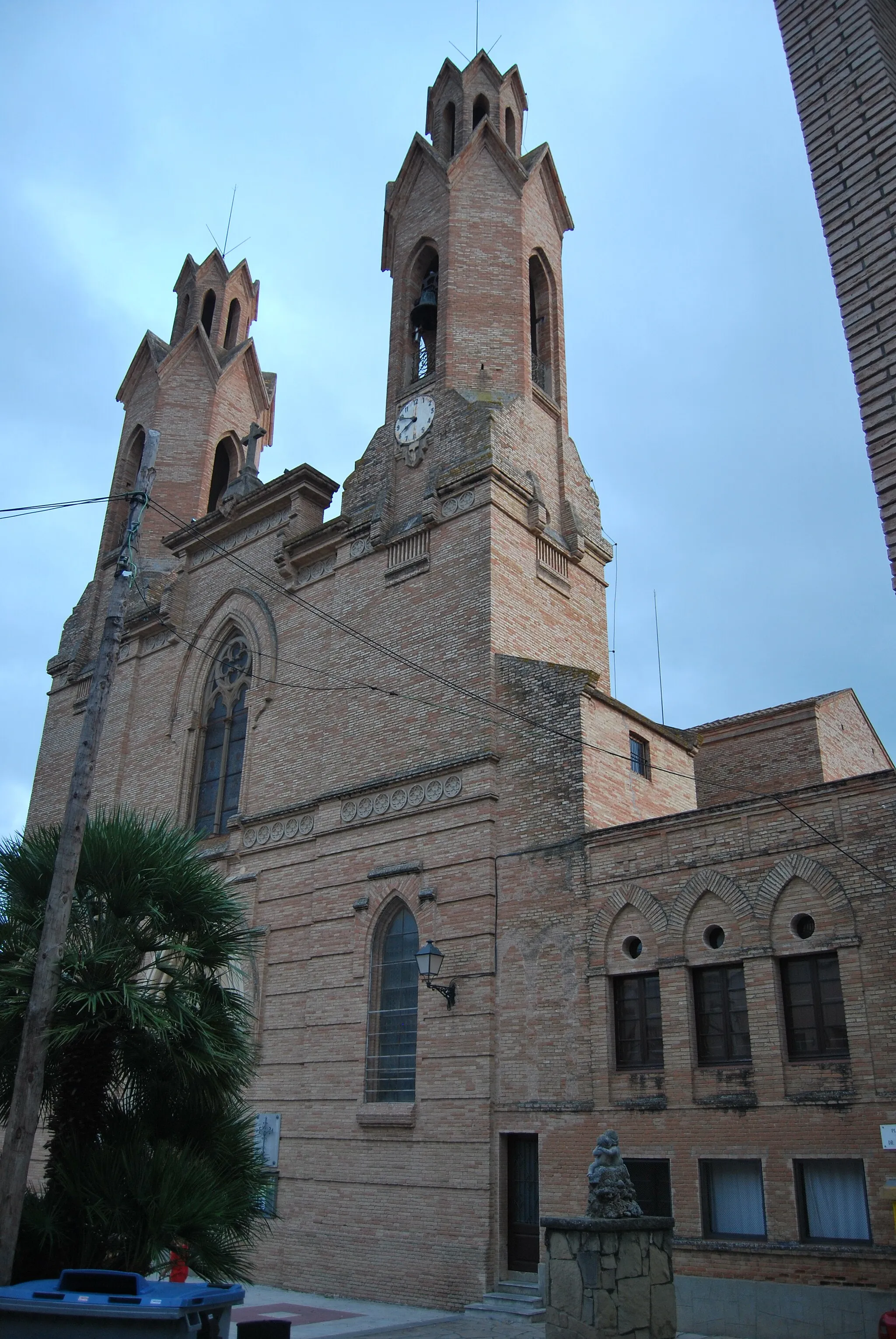 Photo showing: Església parroquial de Sant Esteve (Sant Esteve Sesrovires)