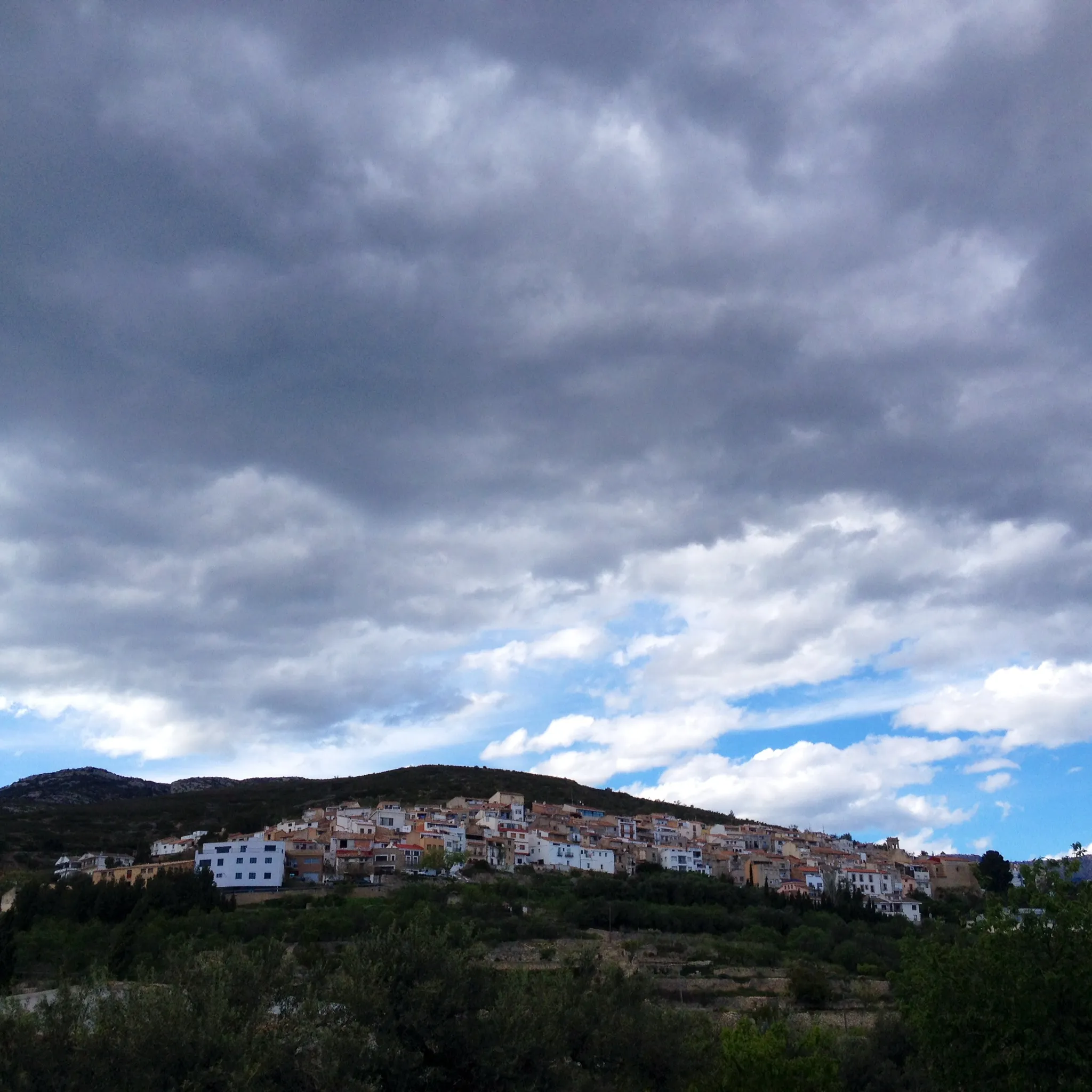 Photo showing: Vista del poble de Mas de Barberans.