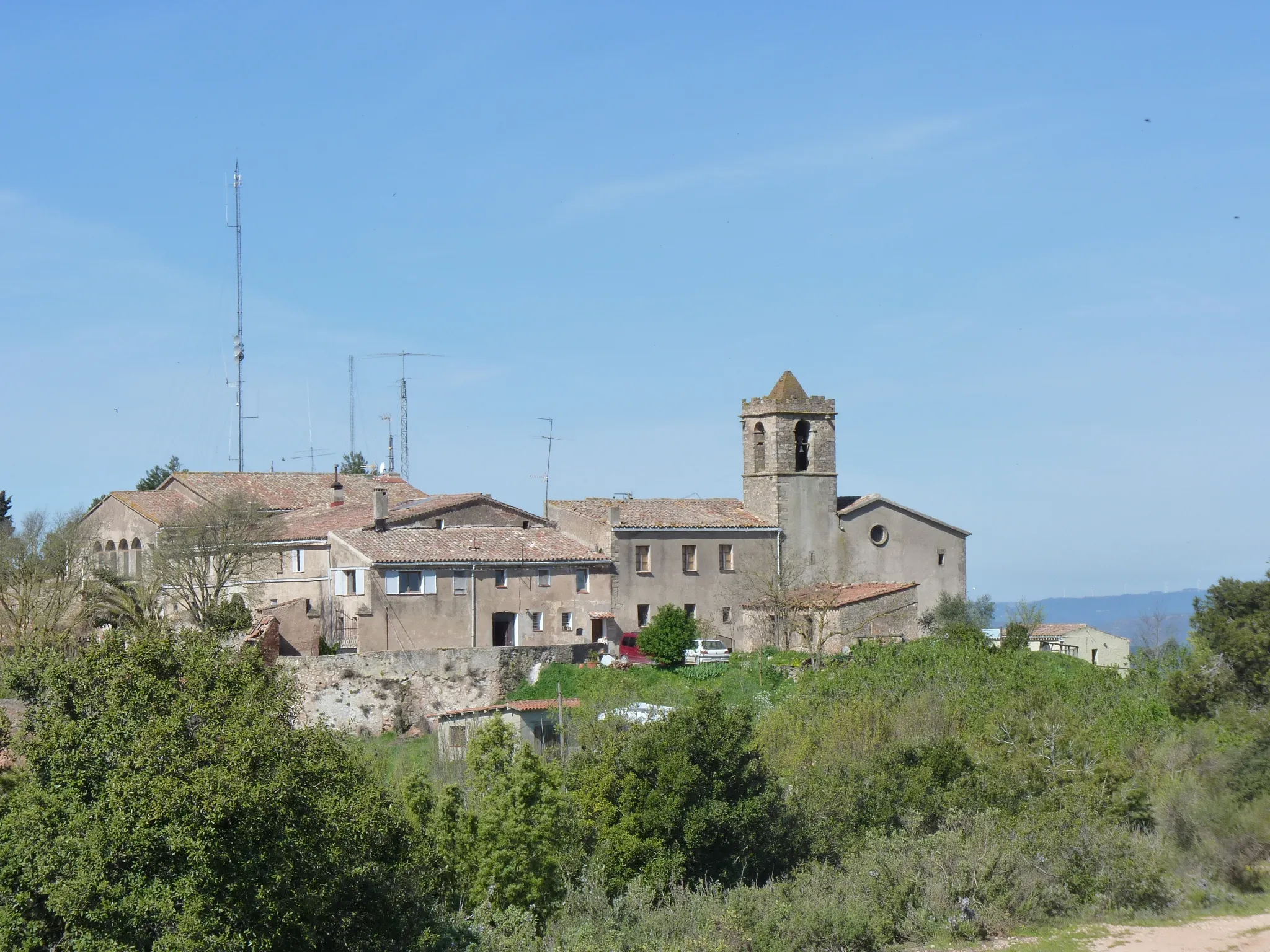 Photo showing: Nucli i església de Sant Pau de la Guàrdia, pertanyent al municipi del Bruc