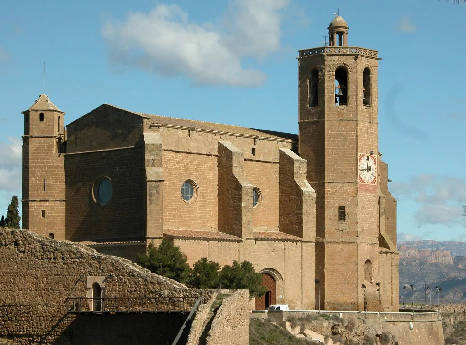 Photo showing: Church of Santa Maria, Balaguer, Catalonia, Spain

This is a photo of a monument indexed in the Catalan heritage register of Béns Culturals d'Interès Nacional and the Spanish heritage register of Bienes de Interés Cultural under the reference RI-51-0005078.