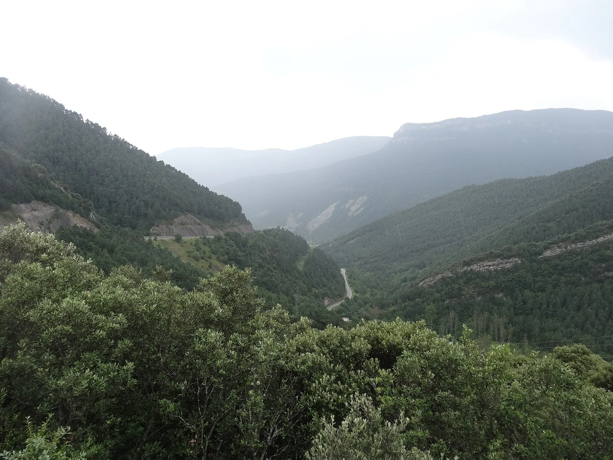 Photo showing: Vistes al sud des del mirador del Bac de Diví (juliol 2013)