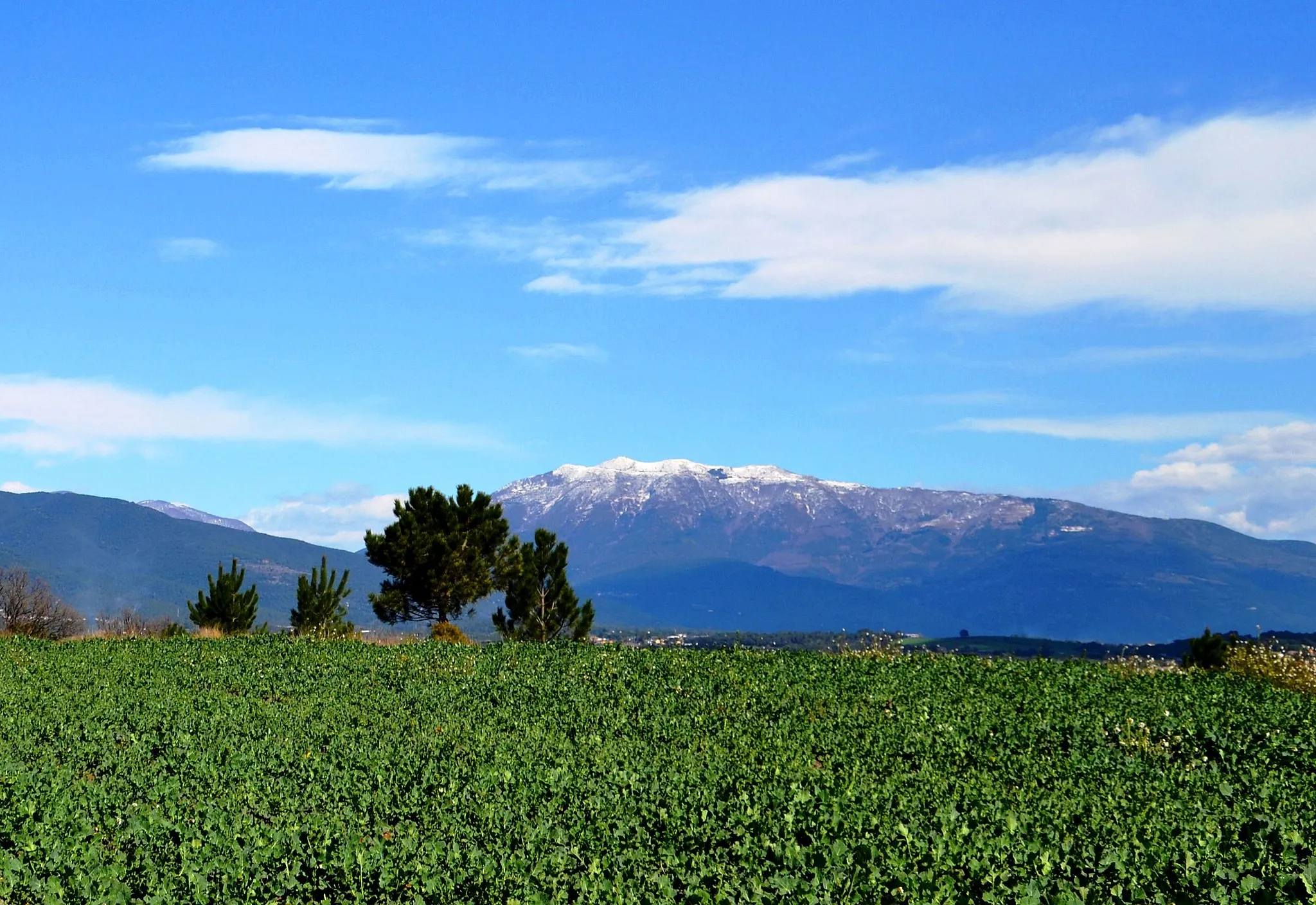 Photo showing: Montseny from Cardedeu,Spain