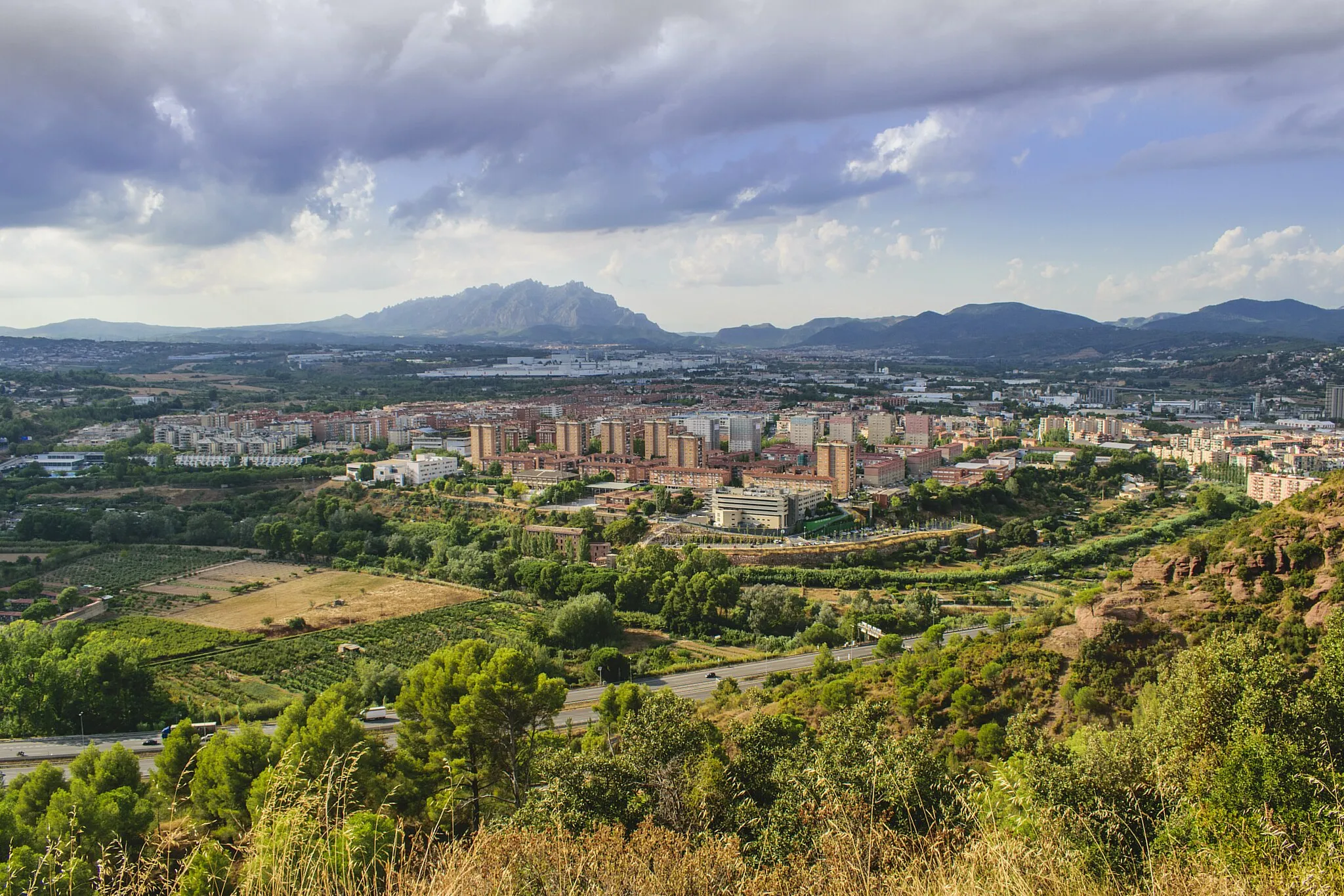 Photo showing: Martorell desde Sant Genís de Rocafort