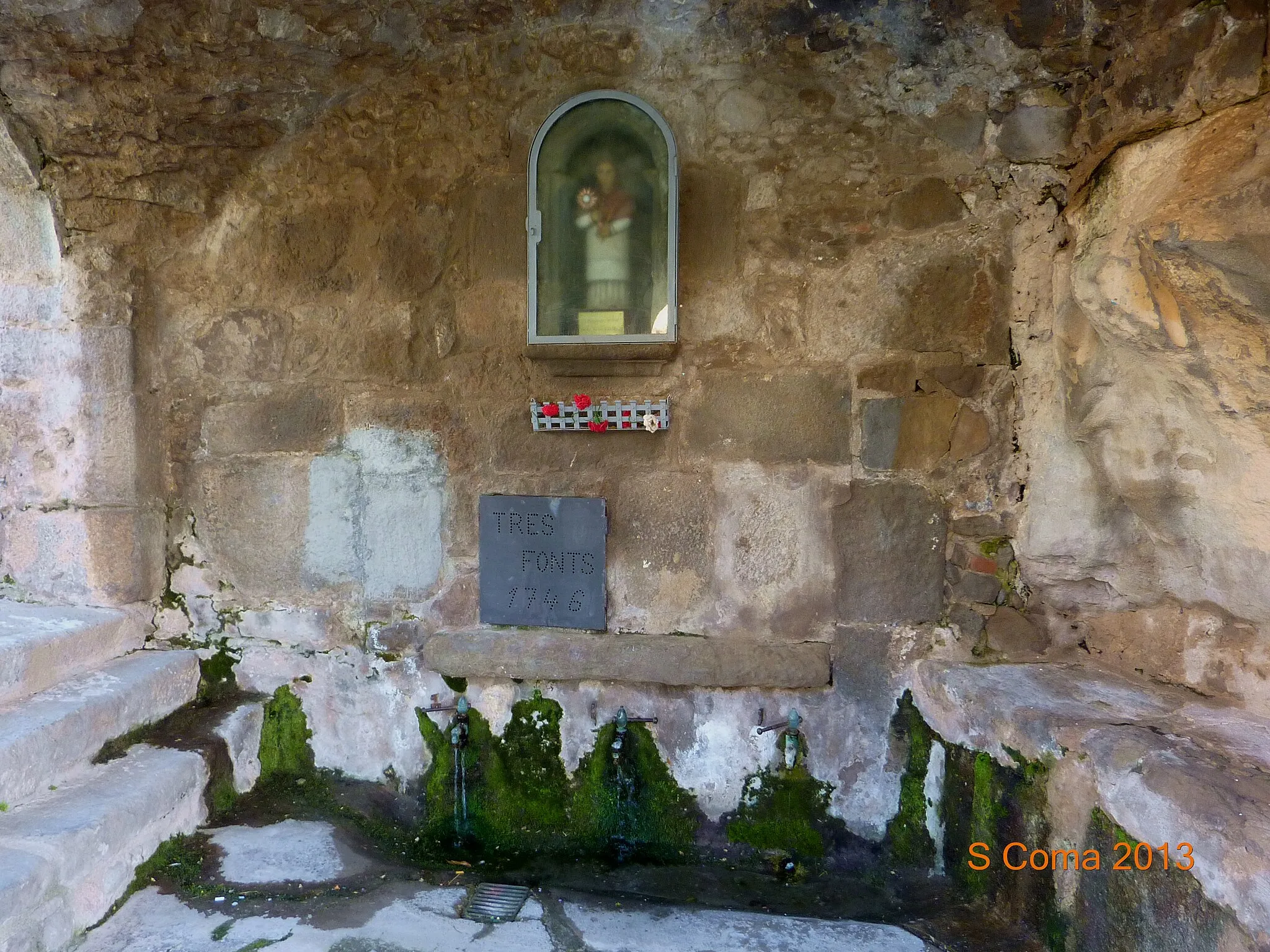 Photo showing: Les Tres Fonts (Prats de Lluçanès)