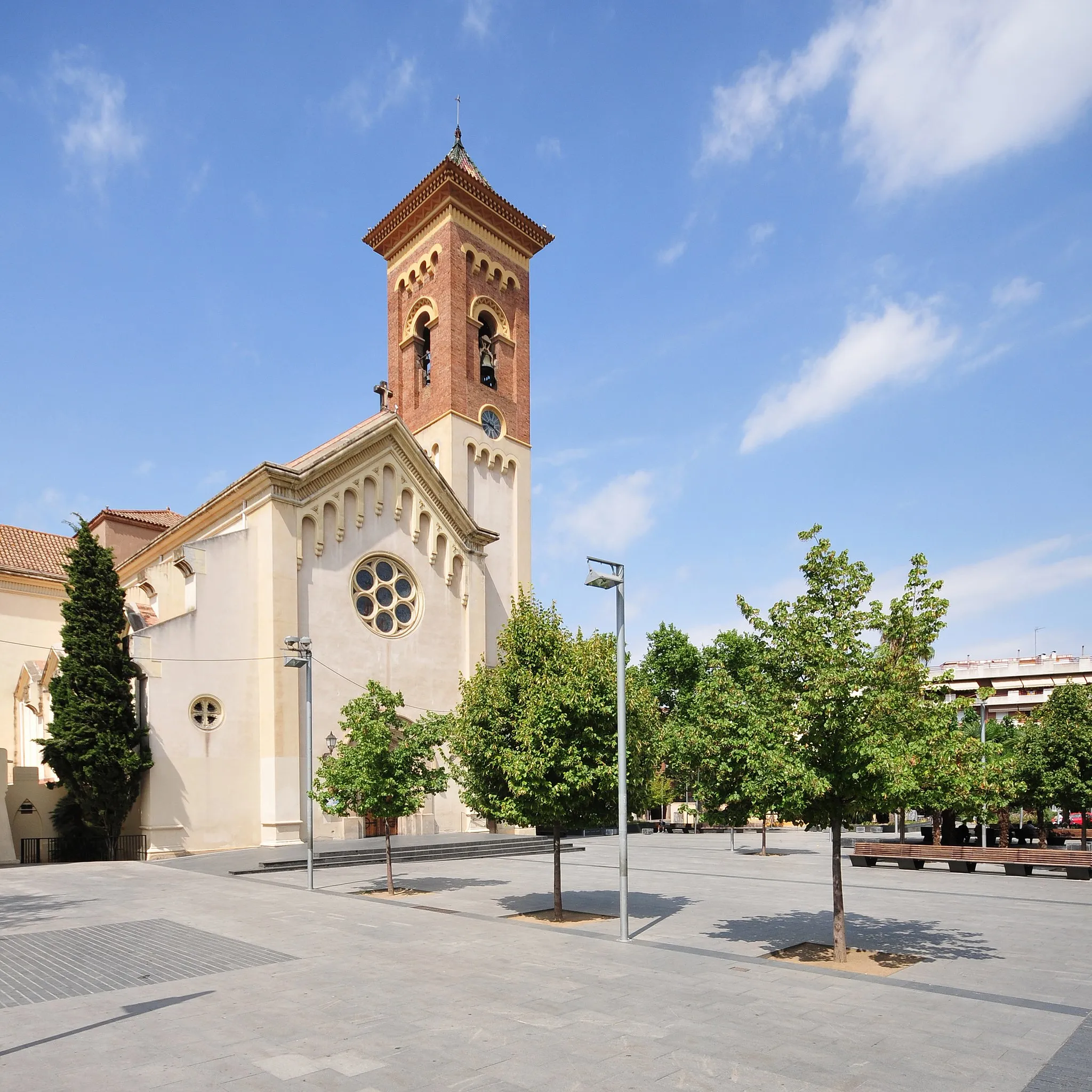 Photo showing: Sant Martí de Cerdanyola Church, Cerdanyola del Vallès, Catalunya.
