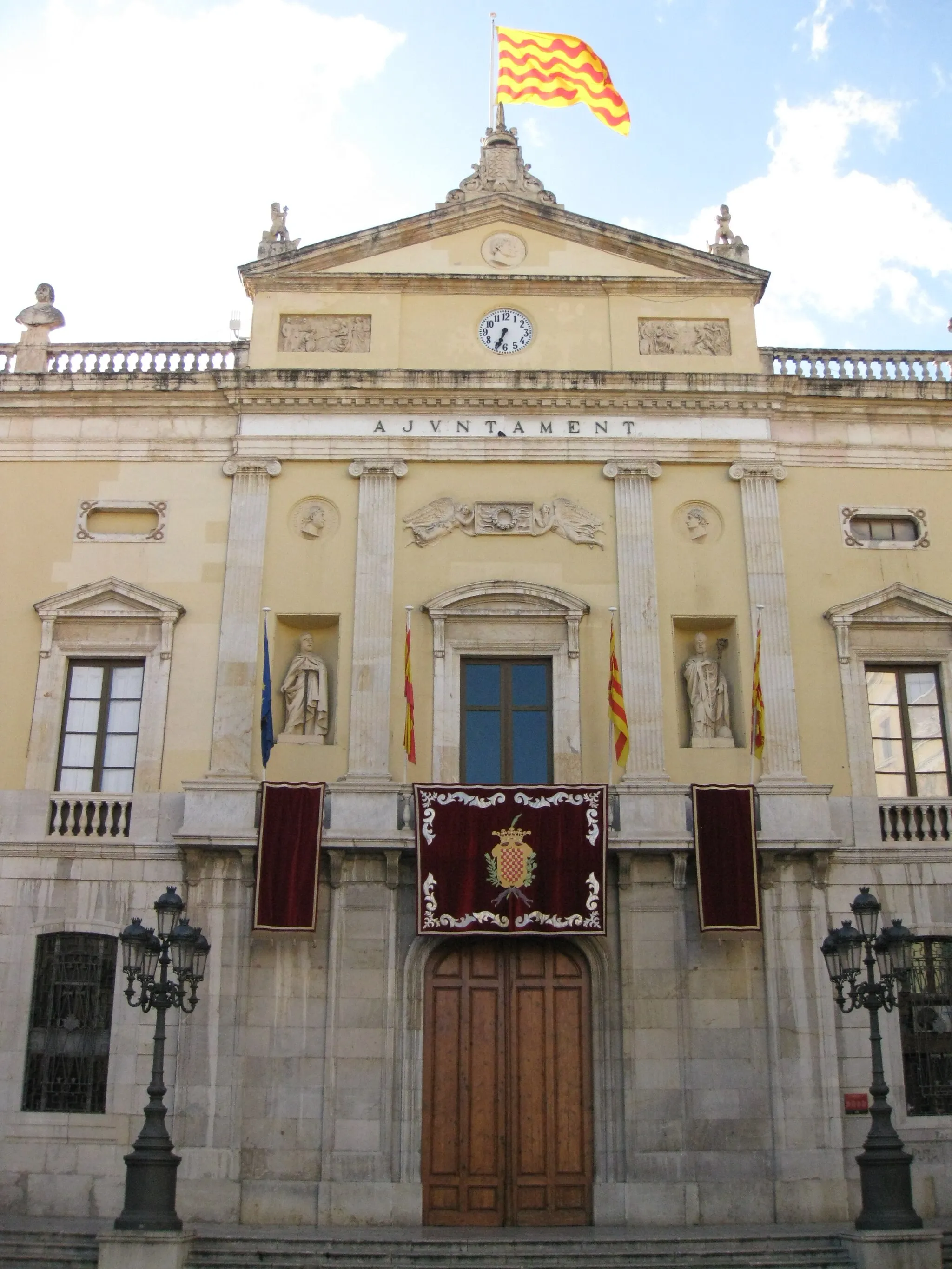 Photo showing: Ajuntament i Diputació (Tarragona)