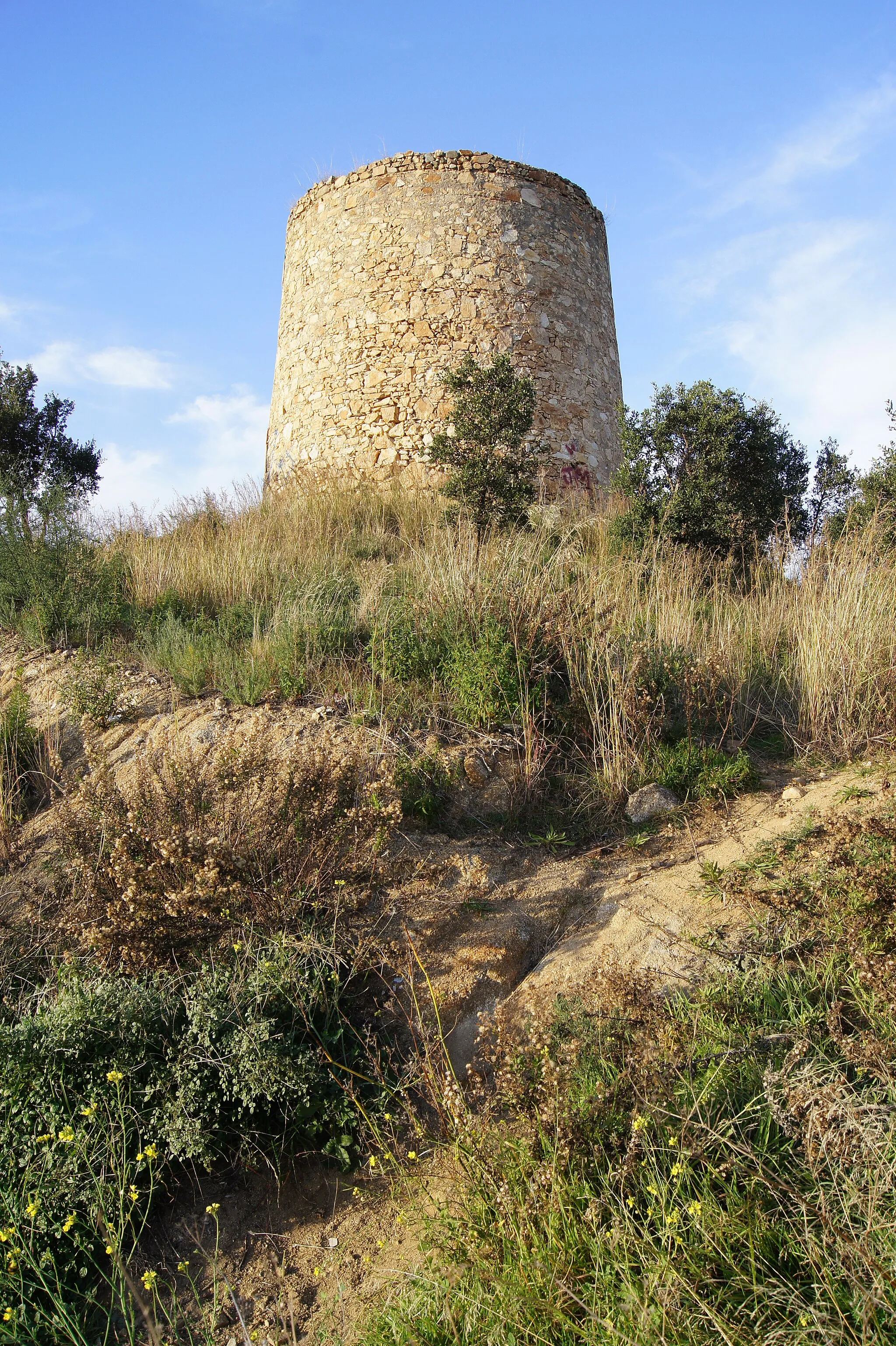 Photo showing: Calonge (Sant Natzarí), Catalonia: The Moli Puig Rosell Wind Mill