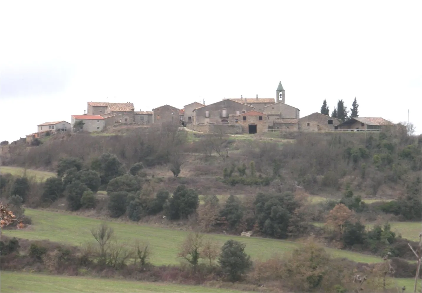 Photo showing: Vista general del poble de Prades de La Molsosa (La Molsosa, Solsonès)