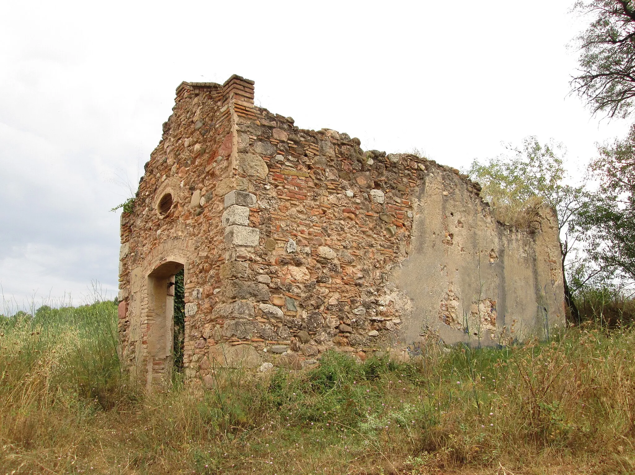 Photo showing: Capilla construida en 1745 situada al lado de la Torre del Canonge, en Sabadell.