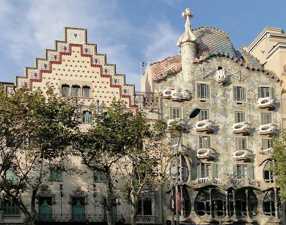 Photo showing: Casa Amatller and Casa Batlló on Passeig de Gràcia, Barcelona, Spain