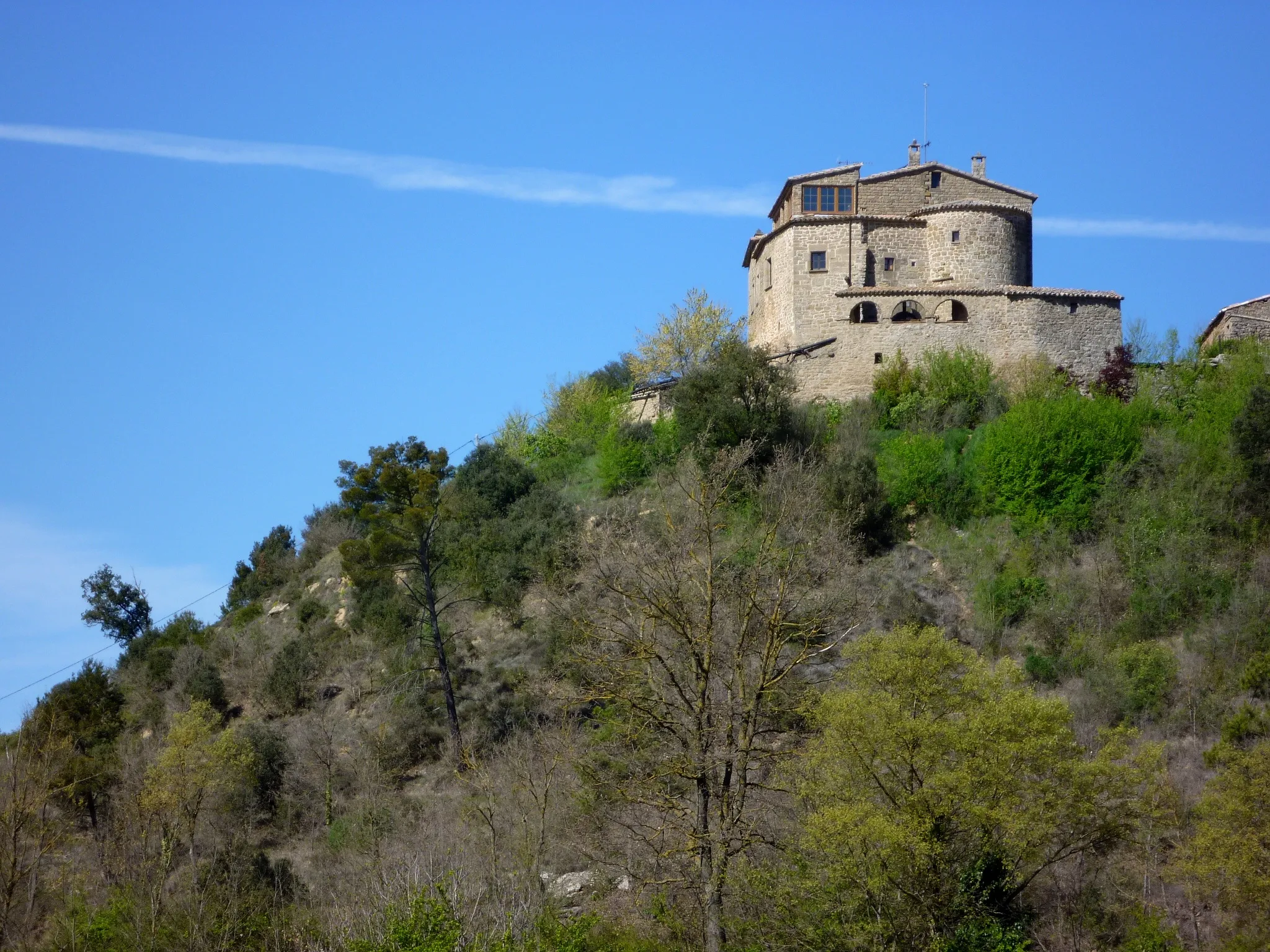 Photo showing: Masia de Santdiumenge, al nord del nucli de Su, del municipi de Riner. Vista des de l'est