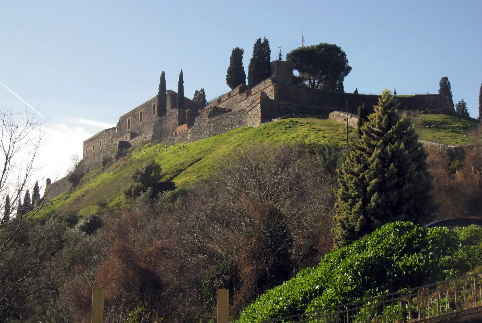 Photo showing: Muralla i castell (Hostalric)