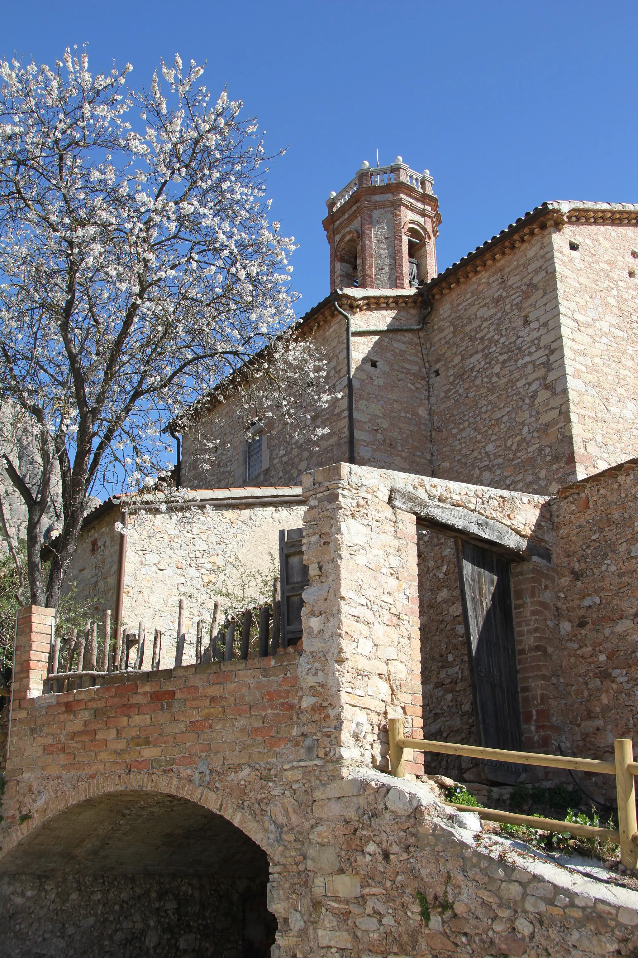 Photo showing: Collbató church