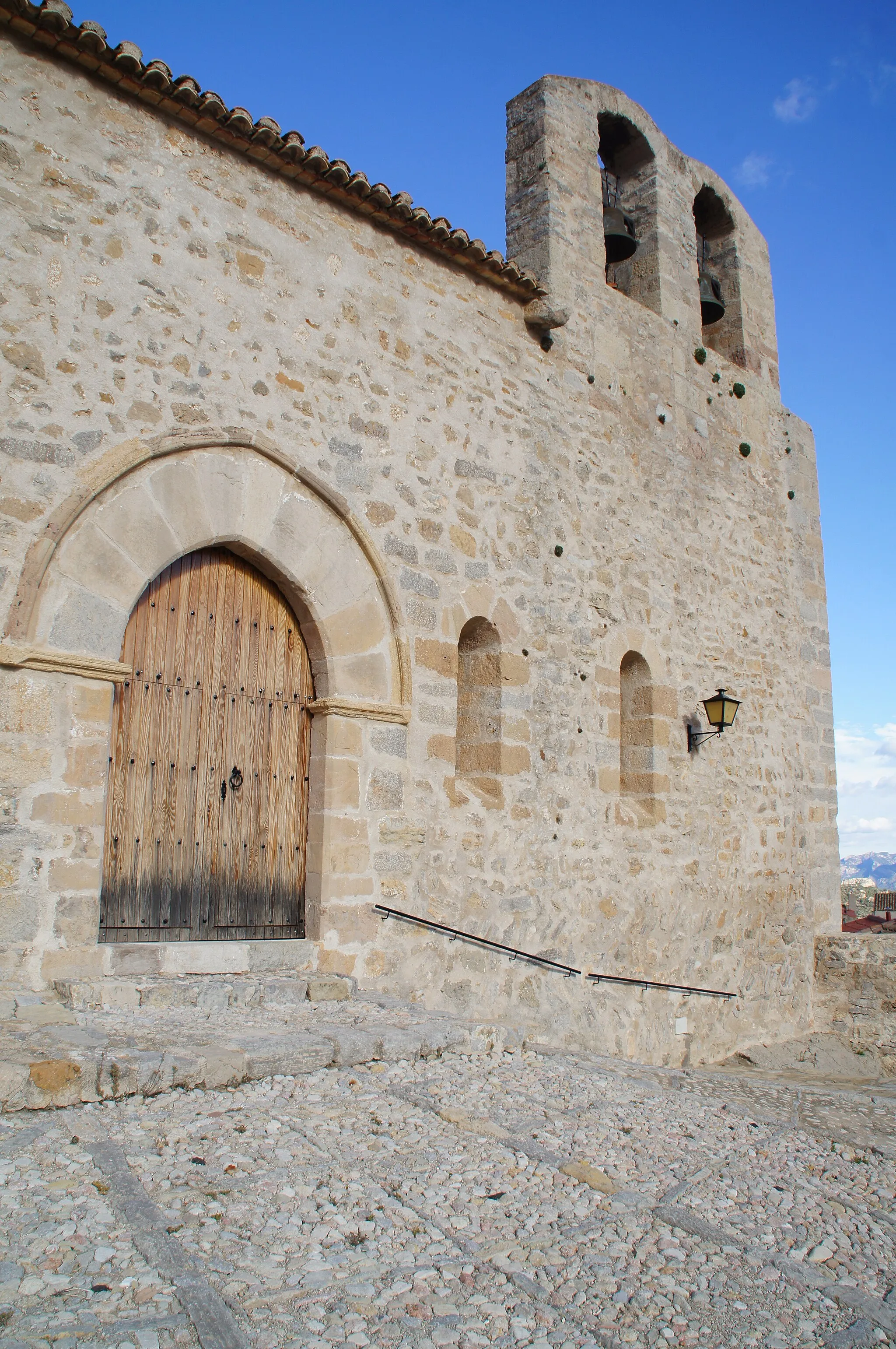 Photo showing: Antiga església parroquial de la Nativitat de Santa Maria (Paüls)