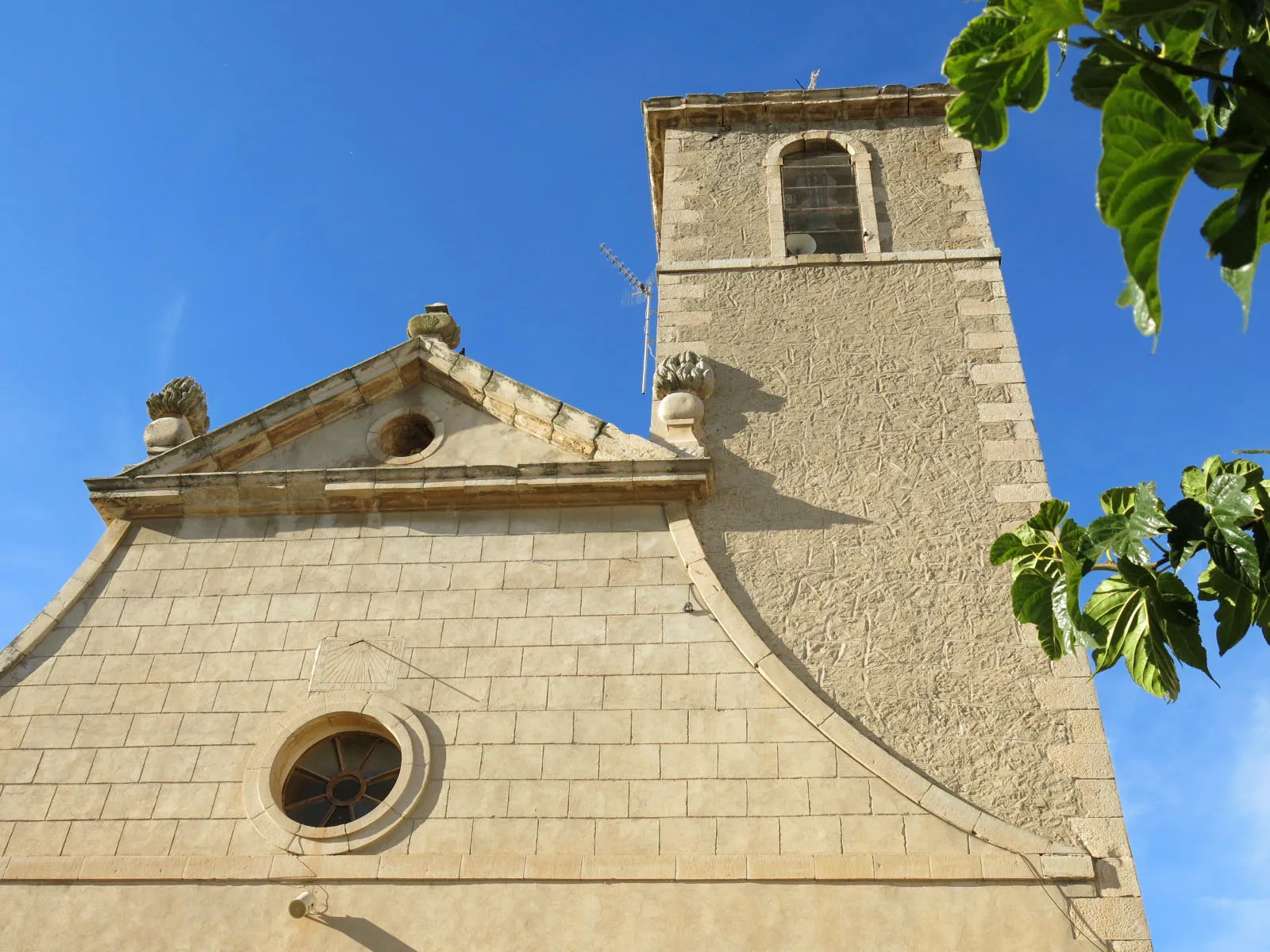 Photo showing: Església parroquial de Sant Antoni dels Arcs (Bellvís)