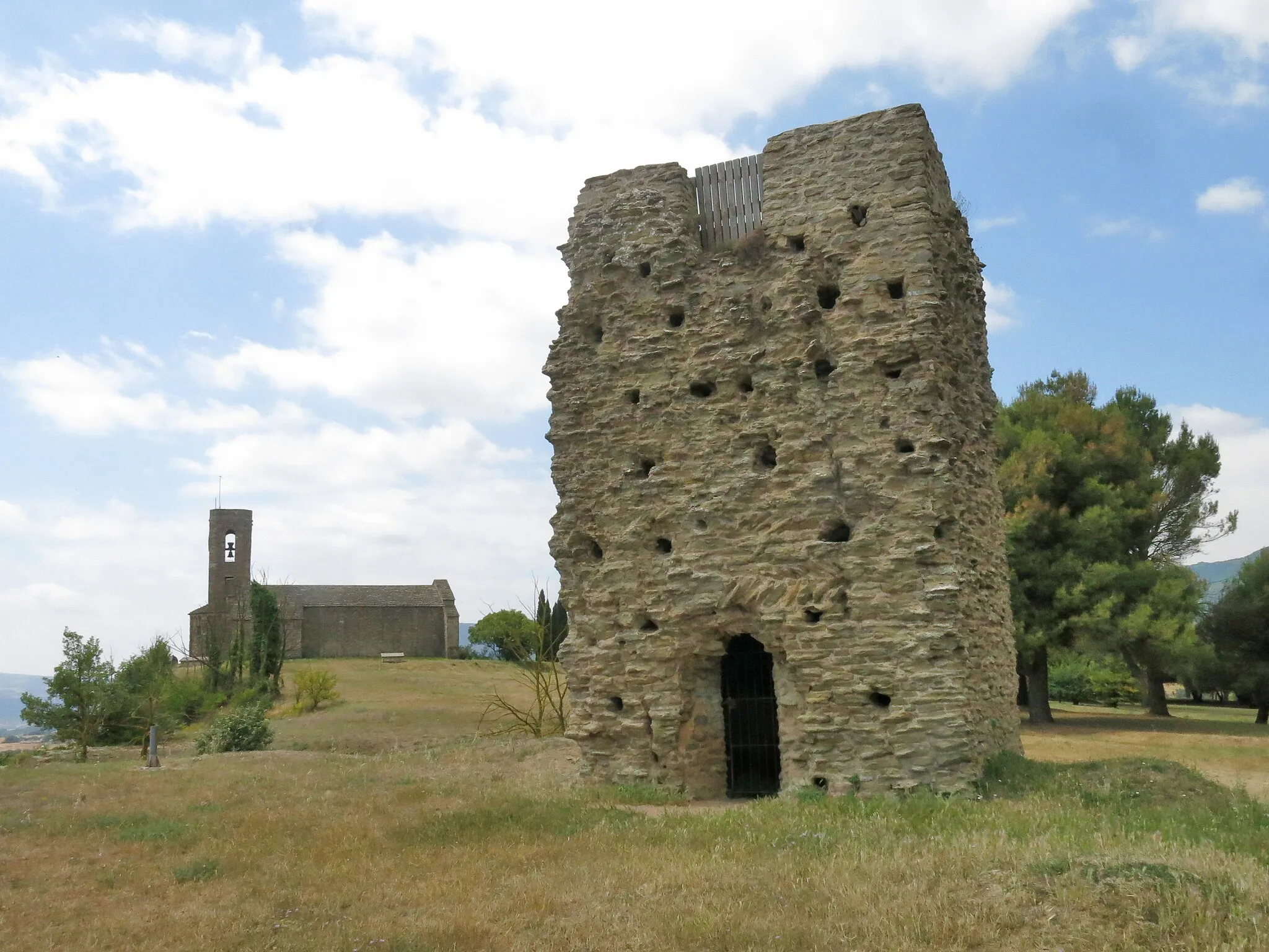 Photo showing: Castell i Església de Sant Andreu (Tona)