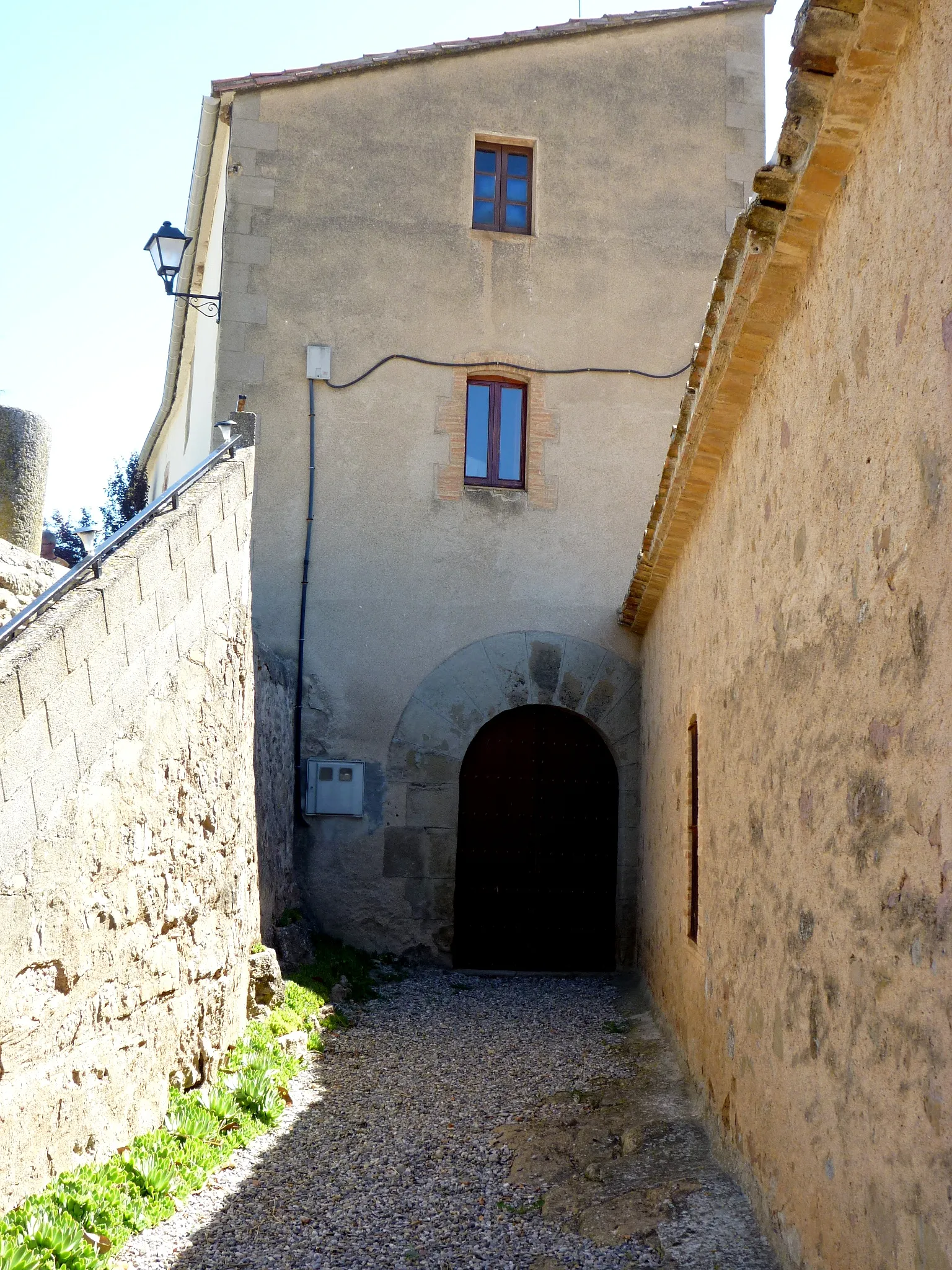 Photo showing: Cal Sala de Vallmanya (Pinós): portal