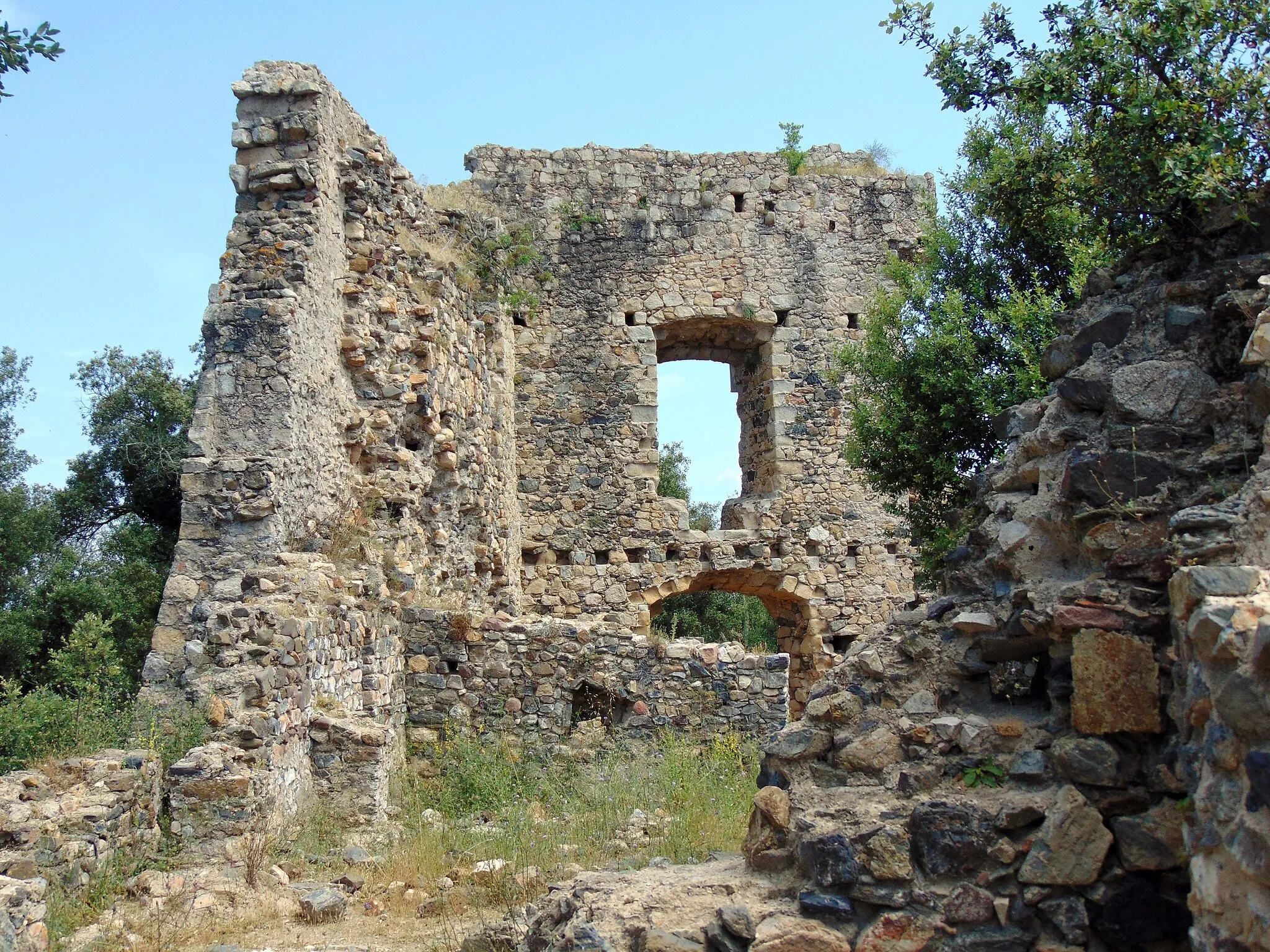 Photo showing: Castell de Sant Iscle (Vidreres)

This is a photo of a monument indexed in the Spanish heritage register of Bienes de Interés Cultural under the reference RI-51-0006163.