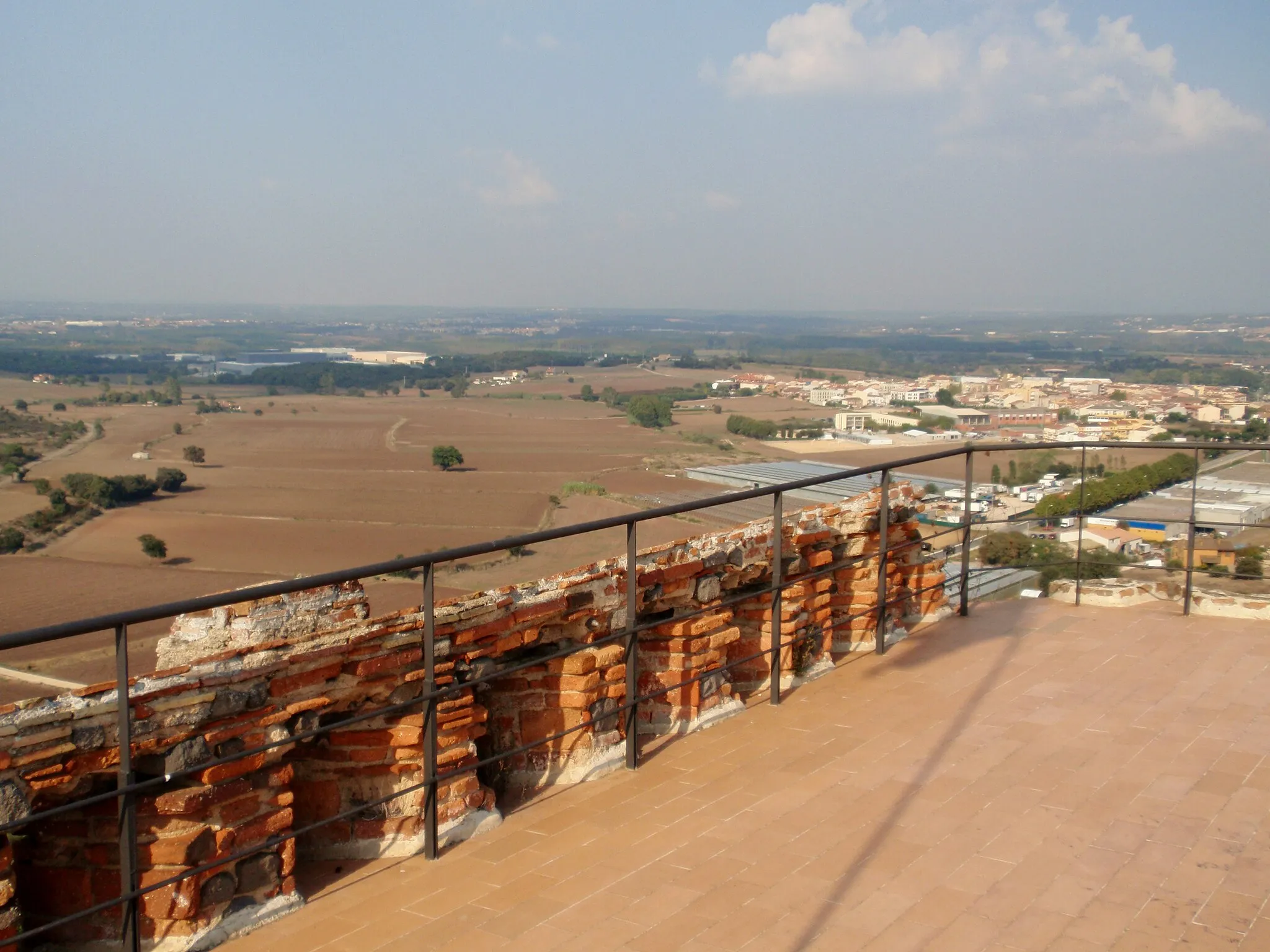 Photo showing: Castell de Torcafelló (Maçanet de la Selva). Vista des de la part superior de la Capella