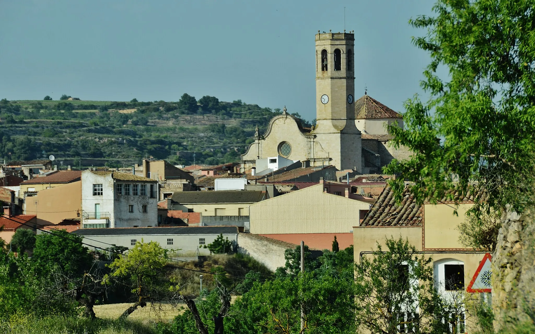 Photo showing: Esglèsia de Santa Maria, Sarral, Conca de Barberà

This is a photo of a building indexed in the Catalan heritage register as Bé Cultural d'Interès Local (BCIL) under the reference IPA-13105.