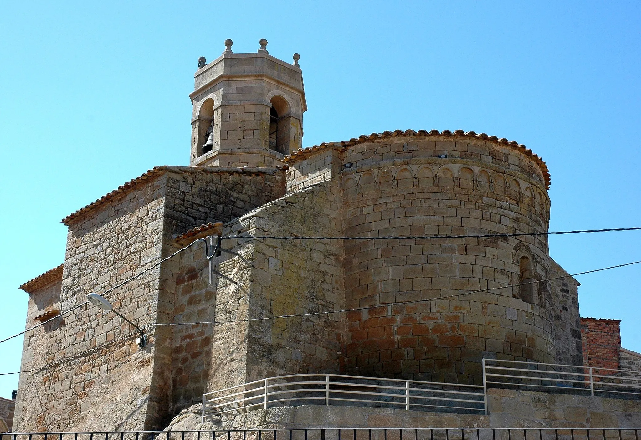 Photo showing: Sant Pere de Bellver de Sió

This is a photo of a building indexed in the Catalan heritage register as Bé Cultural d'Interès Local (BCIL) under the reference IPA-29836.