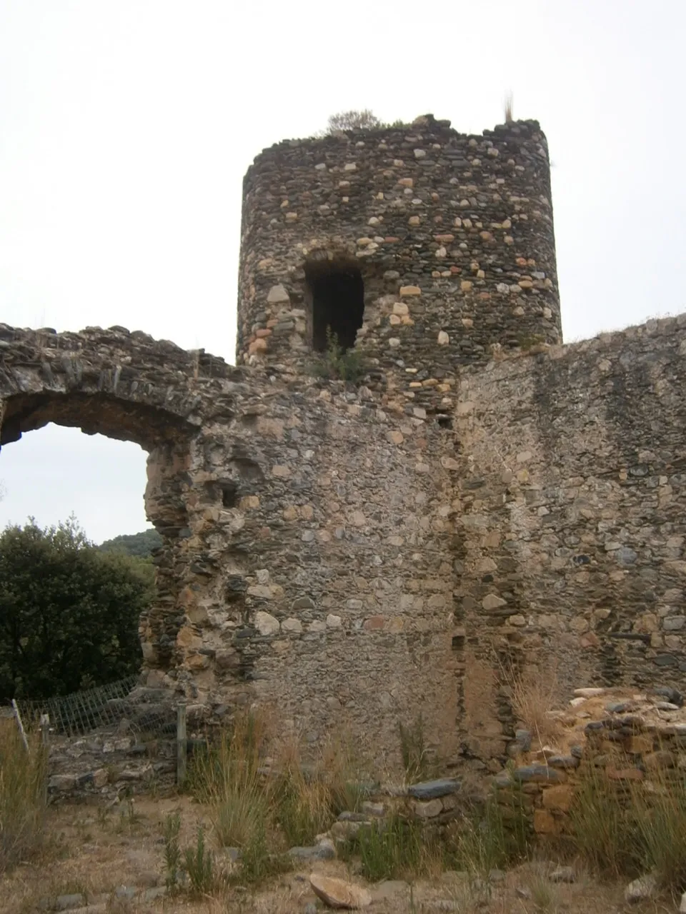 Photo showing: Castell de Montclús, terme de Sant Esteve de Palautordera