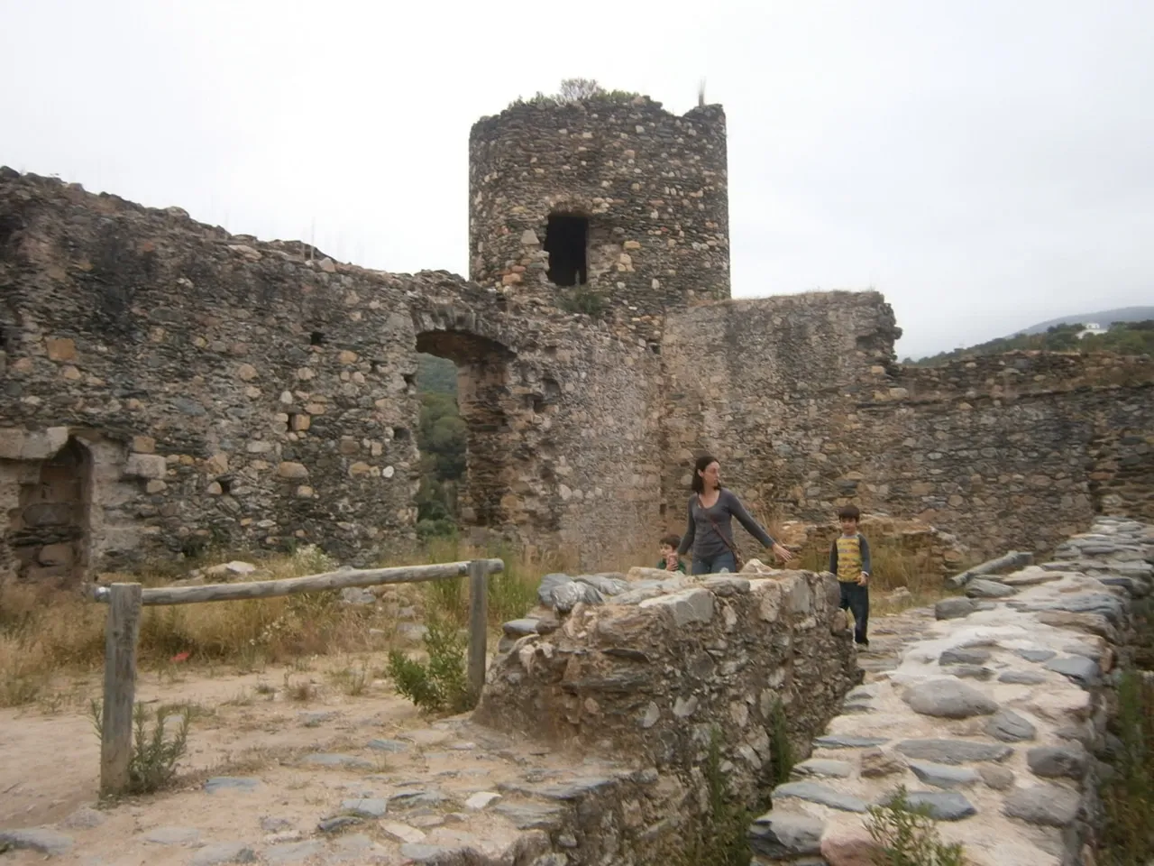 Photo showing: Castell de Montclús, terme de Sant Esteve de Palautordera