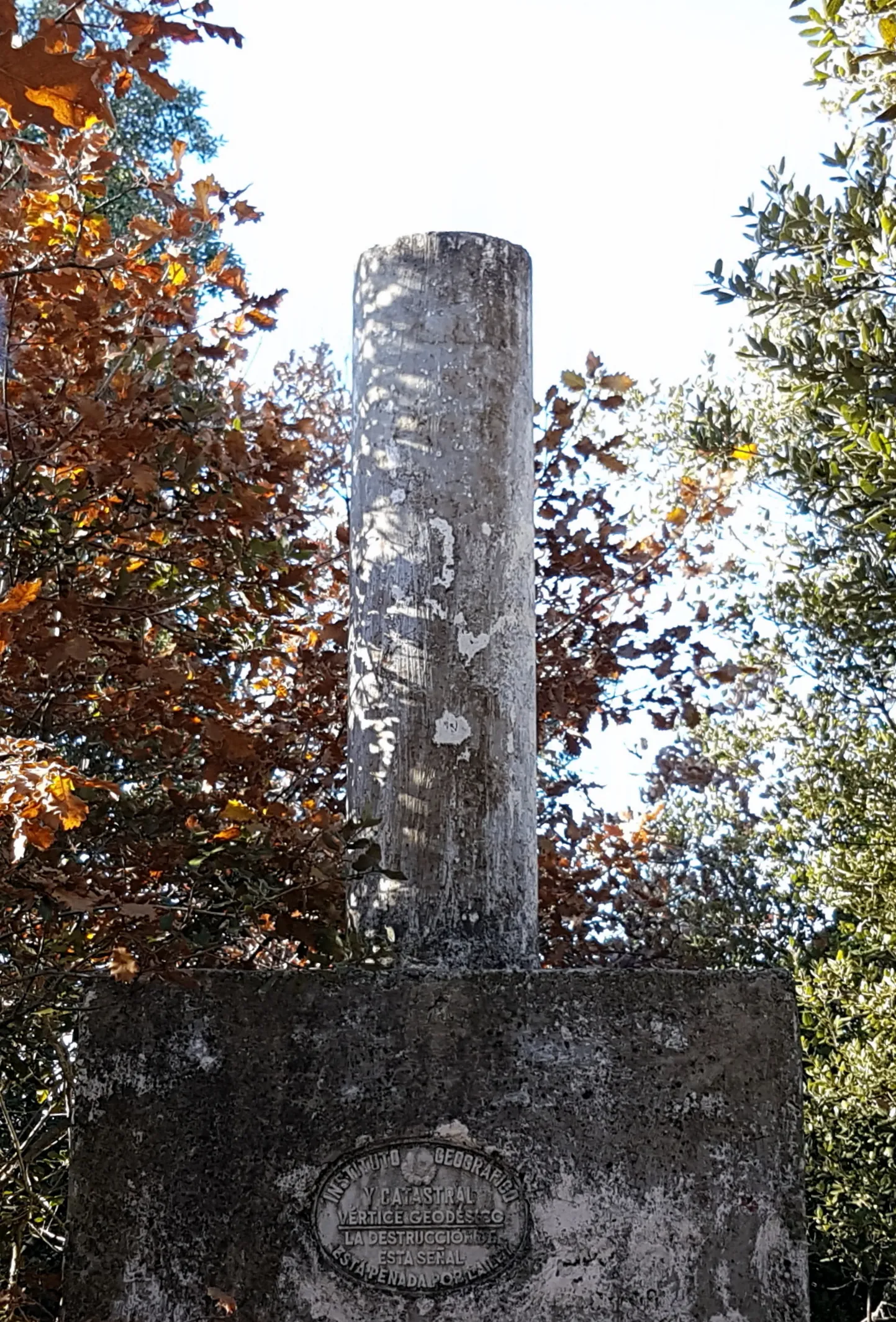 Photo showing: Vèrtex del cim de l'Enclusa prop de Taradell