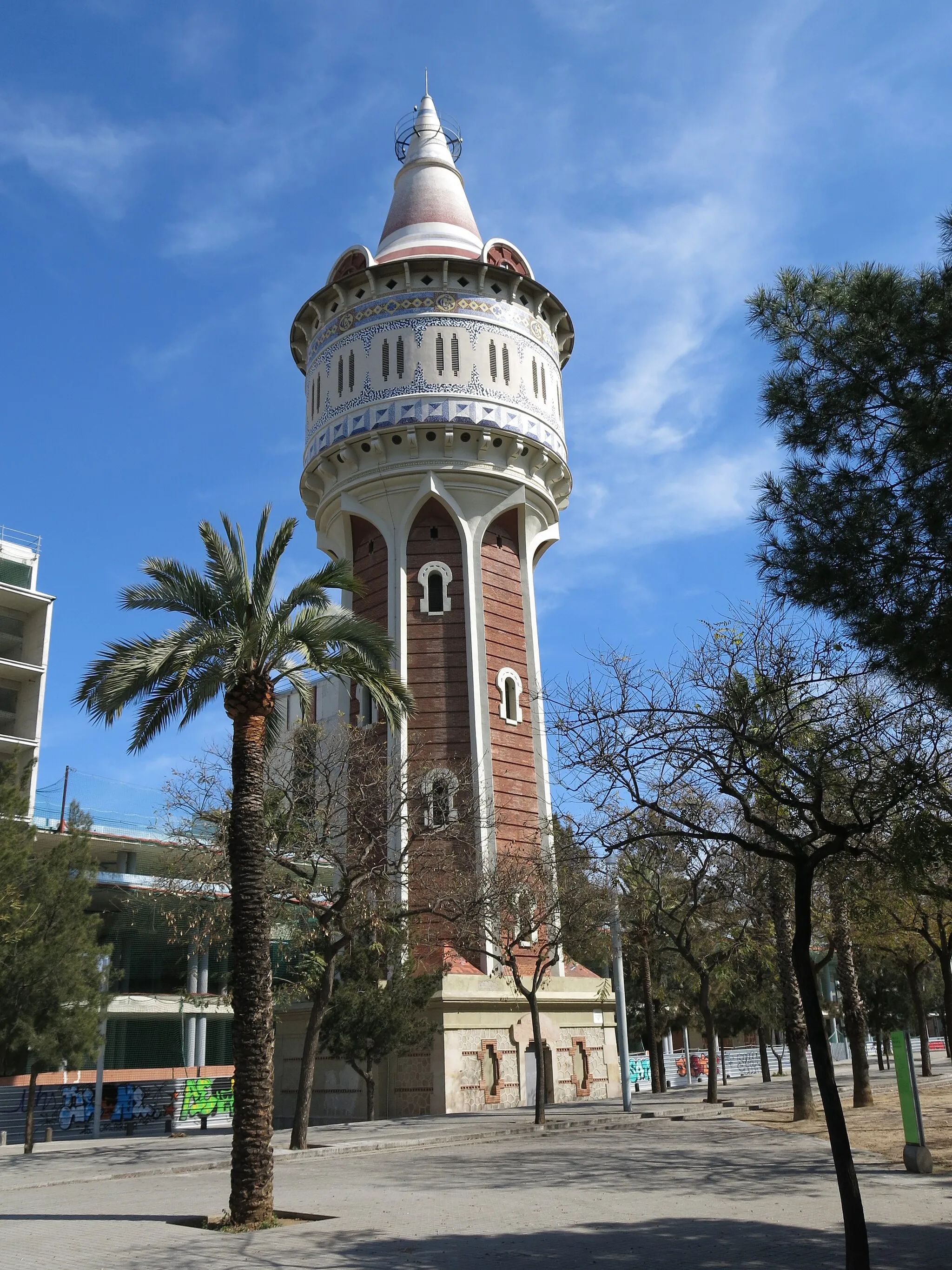 Photo showing: Torre d'aigües de la Catalana de Gas (Barcelona)