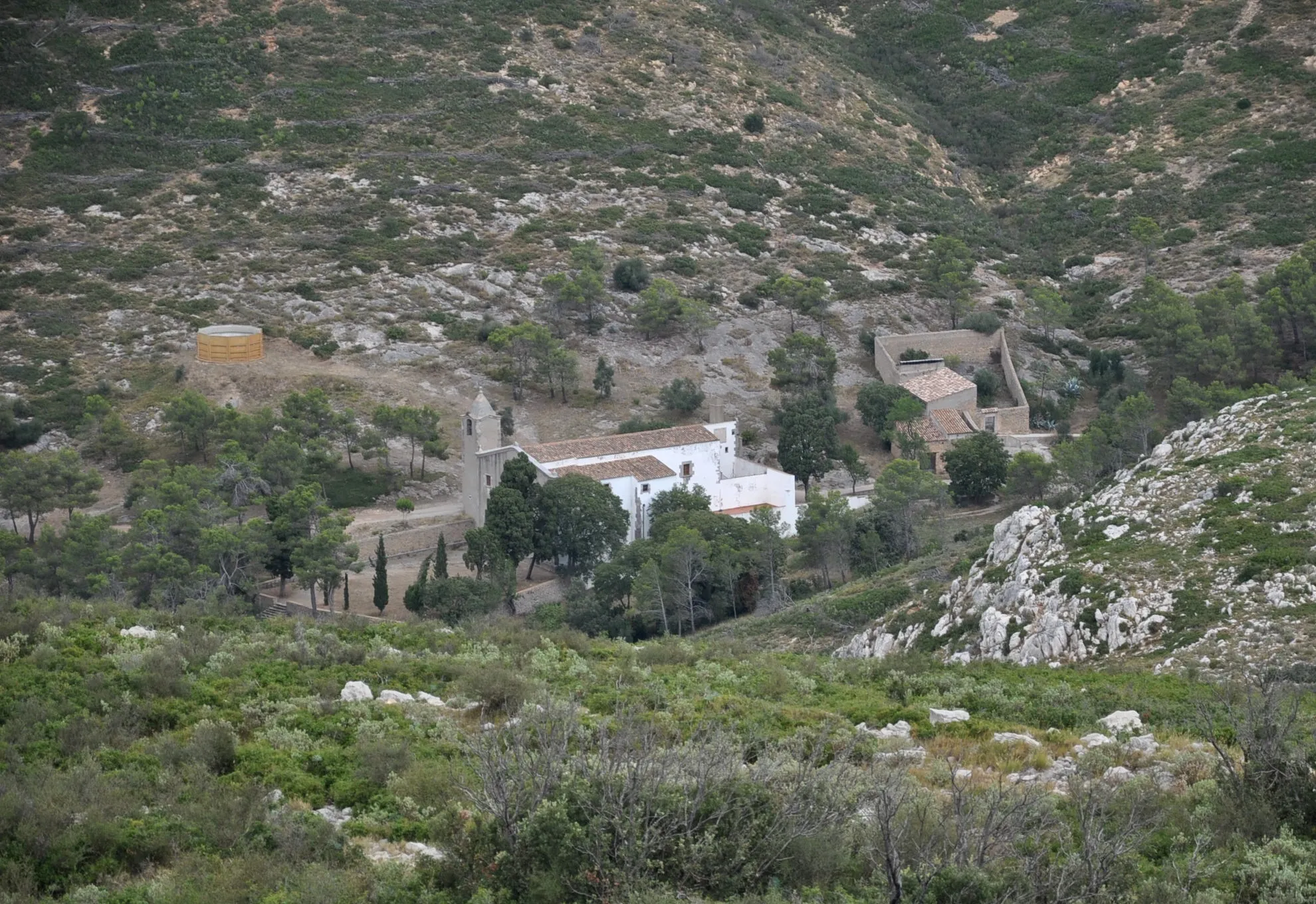 Photo showing: Chapel (hermitage) of Santa Caterina in the Montgrí Massif (Baix Empordà, Catalonia, Spain).