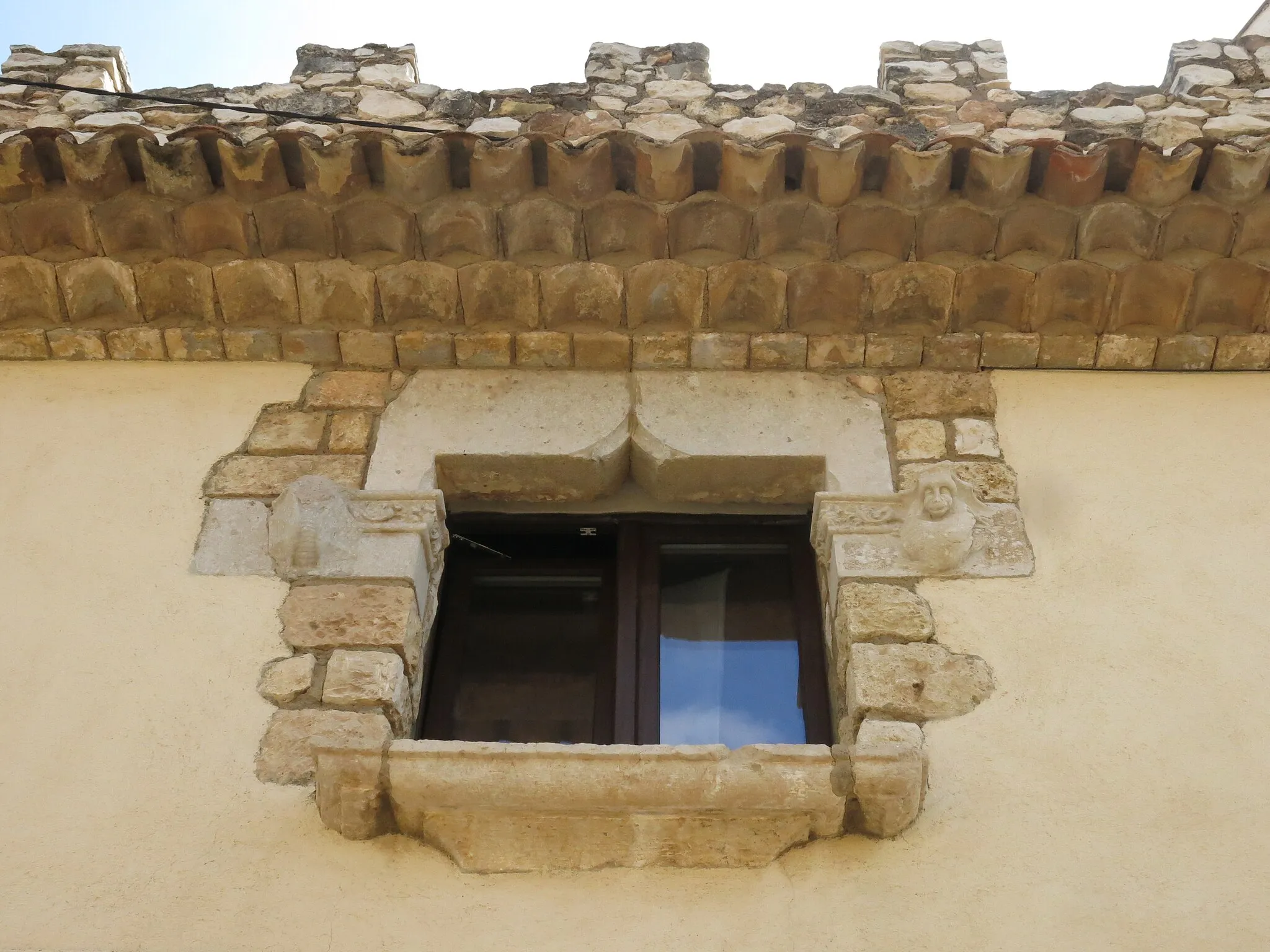 Photo showing: Casa al carrer Major, 7 (Sant Vicenç de Calders), finestra