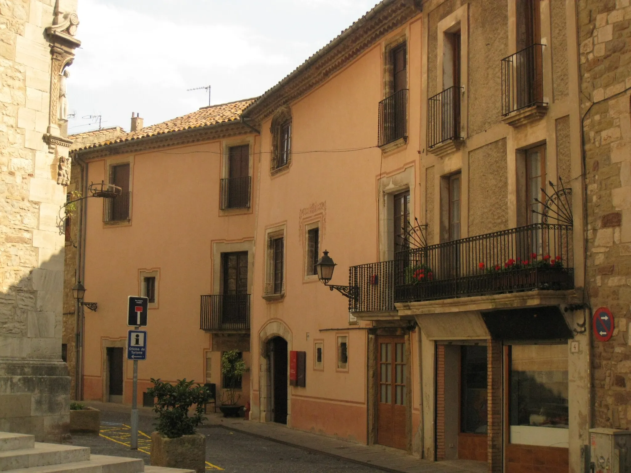 Photo showing: Casa museu Rafael Casanova, a Moià, del segle XVI, on va néixer el Conseller de la Ciutat de Barcelona, defensor de la ciutat durant el setge per part de les tropes borbòniques el 1714.