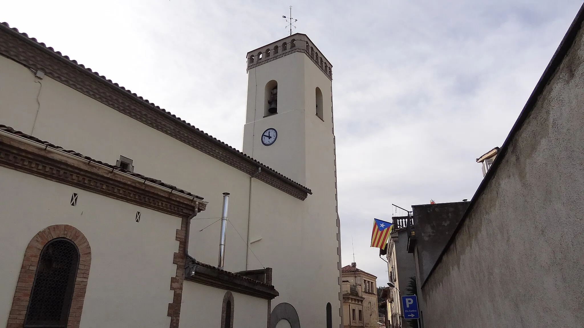 Photo showing: Sant Quirze de Basora. Osona. Catalonian flags