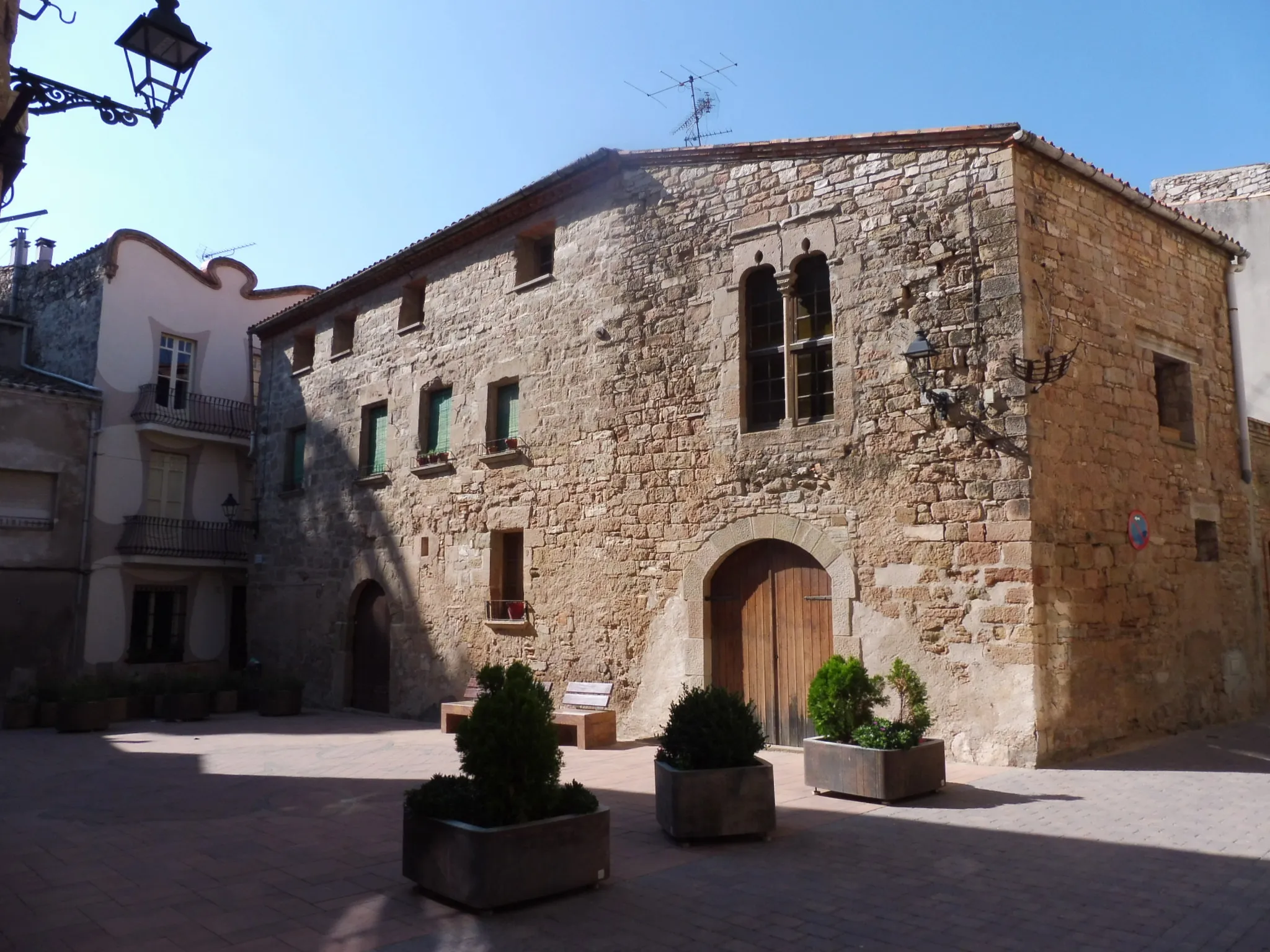 Photo showing: Elements de façana de cal Tabaqueru (els Prats de Rei)