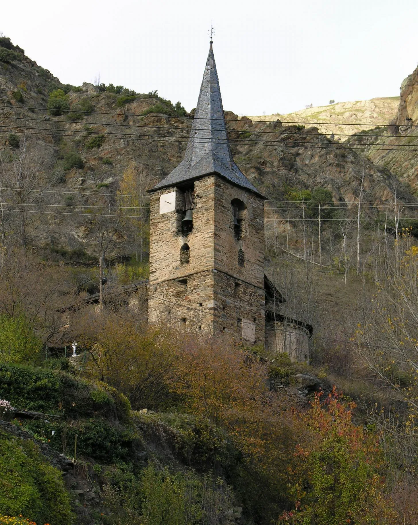 Photo showing: Campanar de Sant Llorenç d'Isavarre

This is a photo of a monument indexed in the Catalan heritage register of Béns Culturals d'Interès Nacional and the Spanish heritage register of Bienes de Interés Cultural under the reference RI-51-0010158.