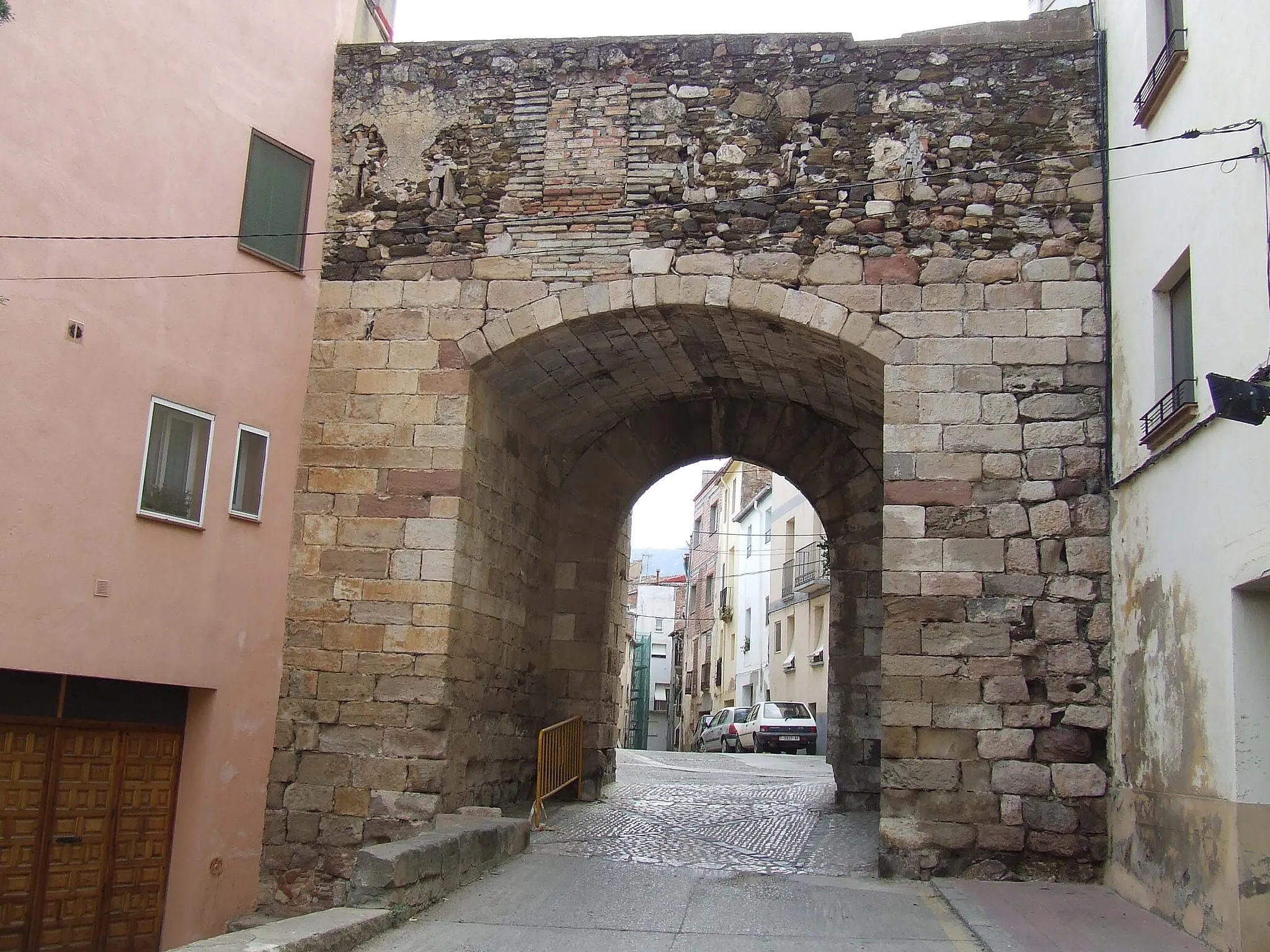 Photo showing: Portal del Bou. Únic portal que queda de la muralla medieval.