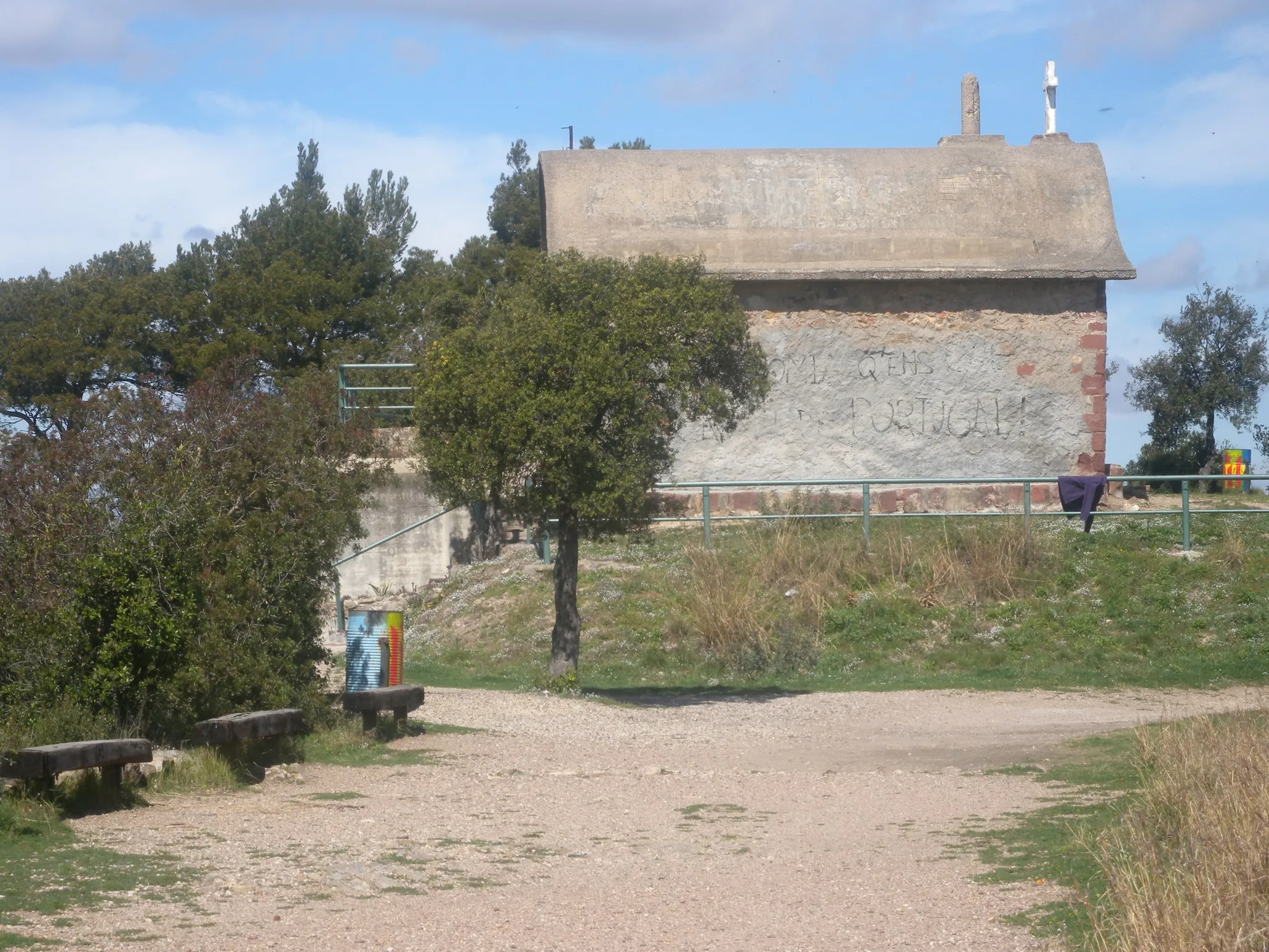 Photo showing: Ermita de San Antoni above the top of Montpedros