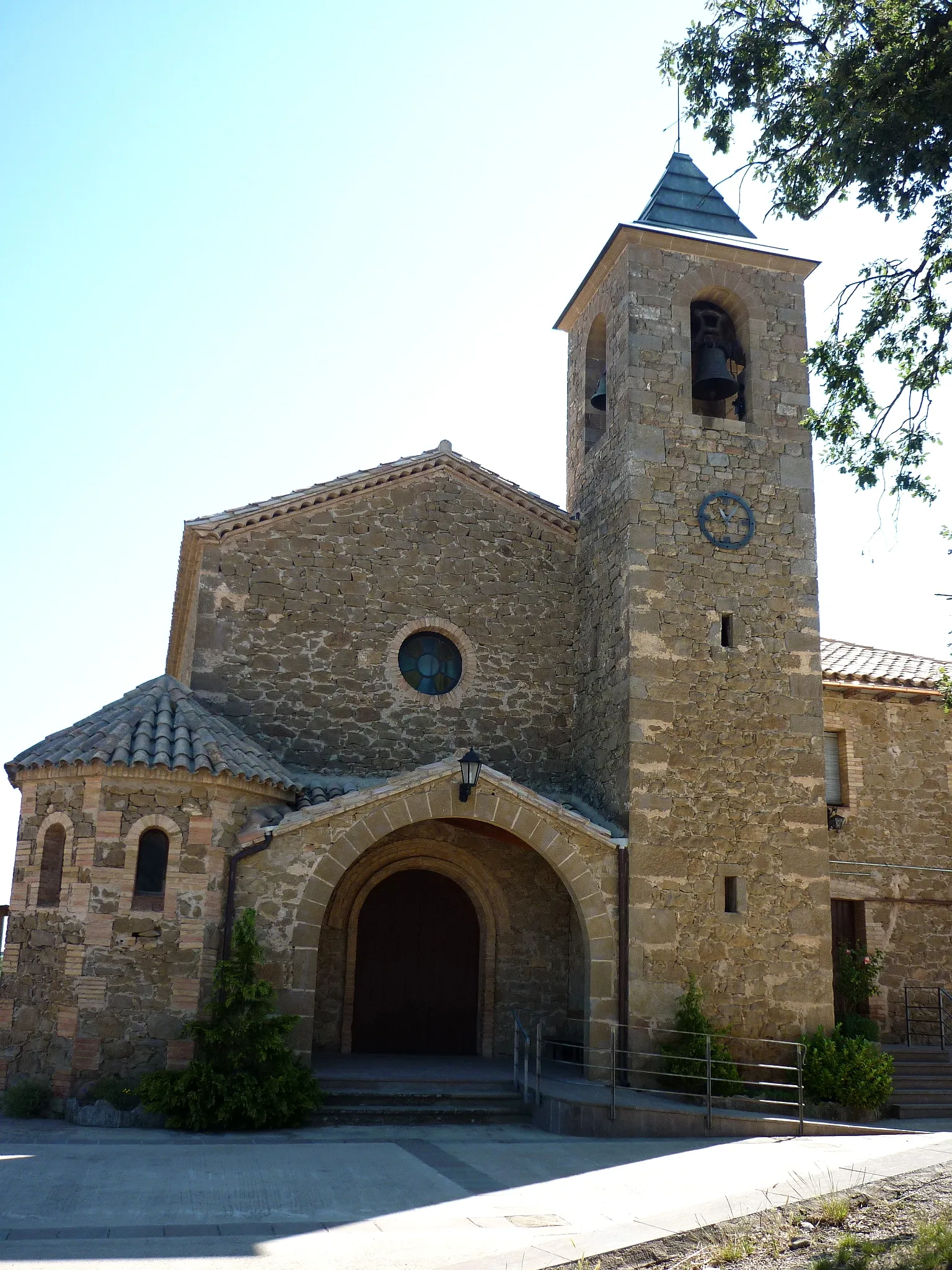 Photo showing: Esglèsia parroquial de l'Hostal Nou