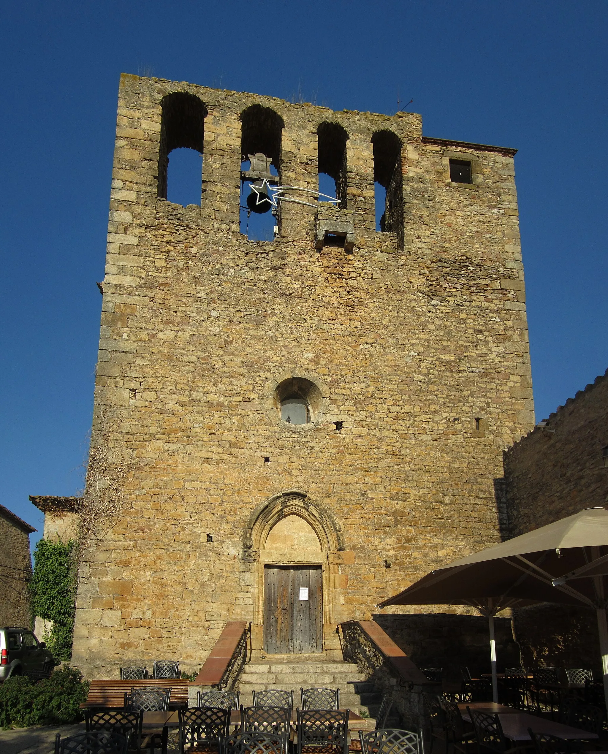Photo showing: Façana principal de l'església parroquial de Sant Feliu de Boada (Palau-sator).