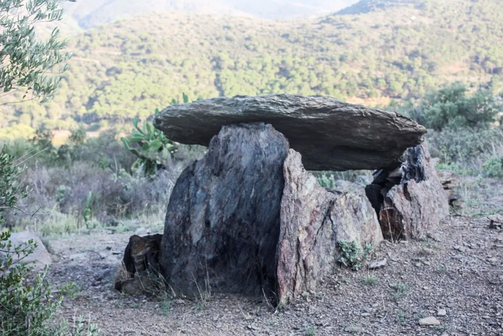 Photo showing: la Selva de Mar: Dolmen de la Taula dels Lladres