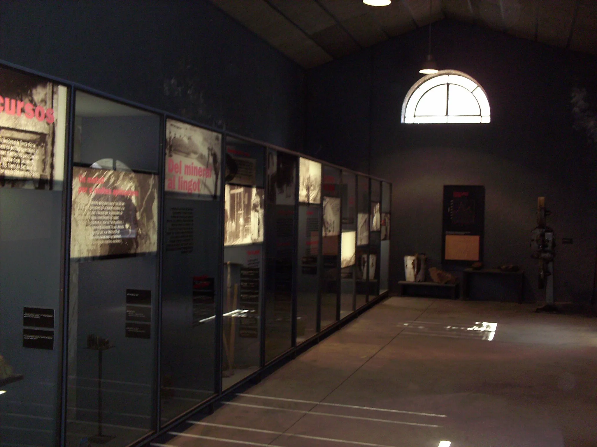 Photo showing: Interior del Museu de les mines de Bellmunt del Priorat