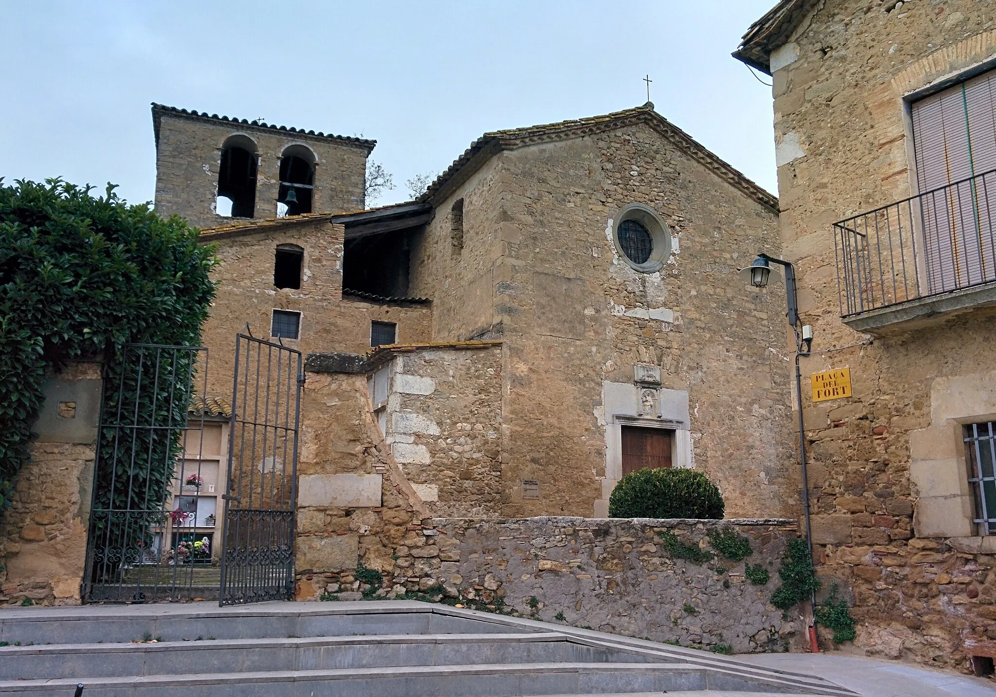 Photo showing: Església parroquial de Santa Llogaia del Terri (Cornellà del Terri)