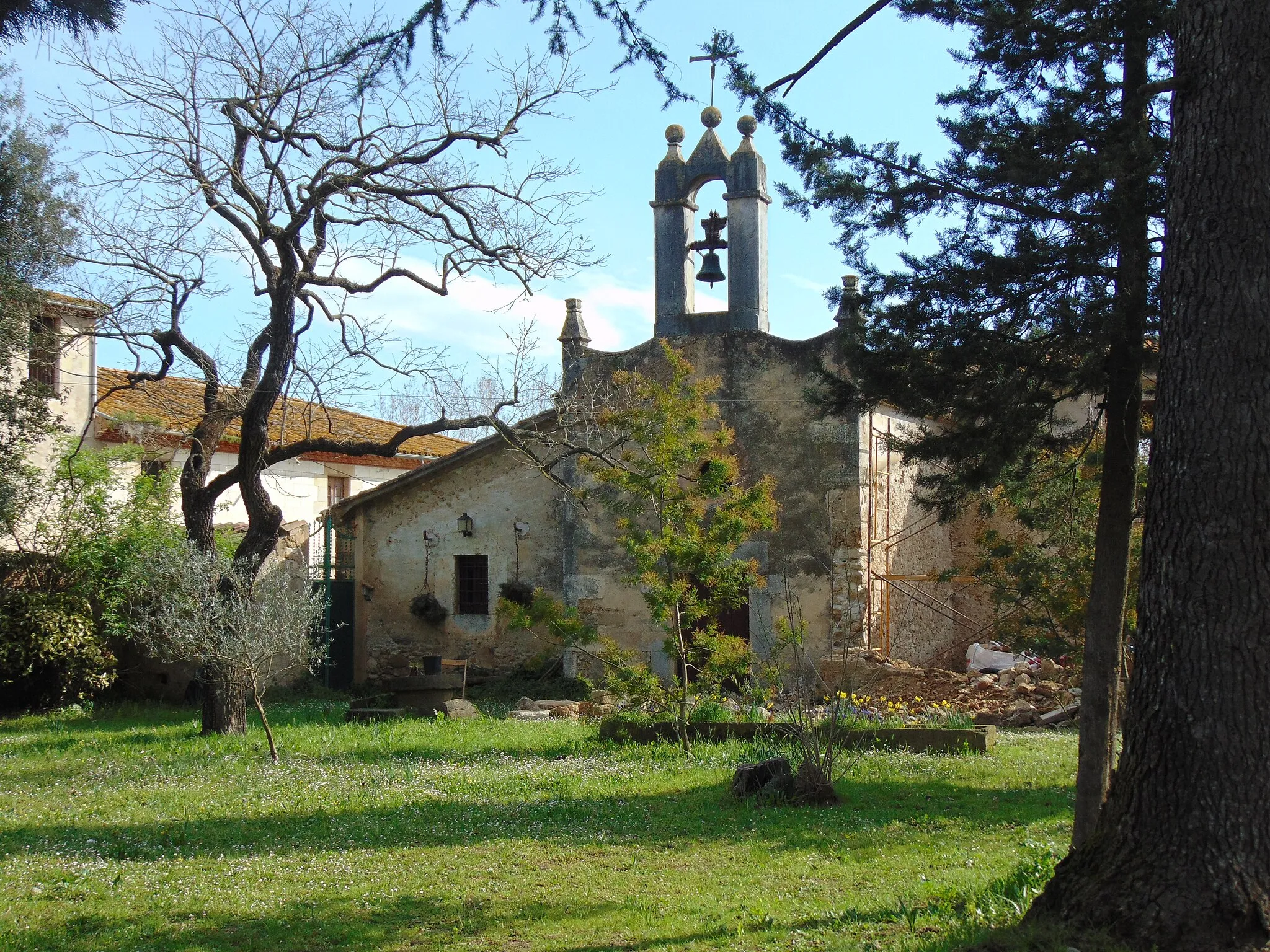 Photo showing: Capella de Sant Miquel (Cornellà del Terri)