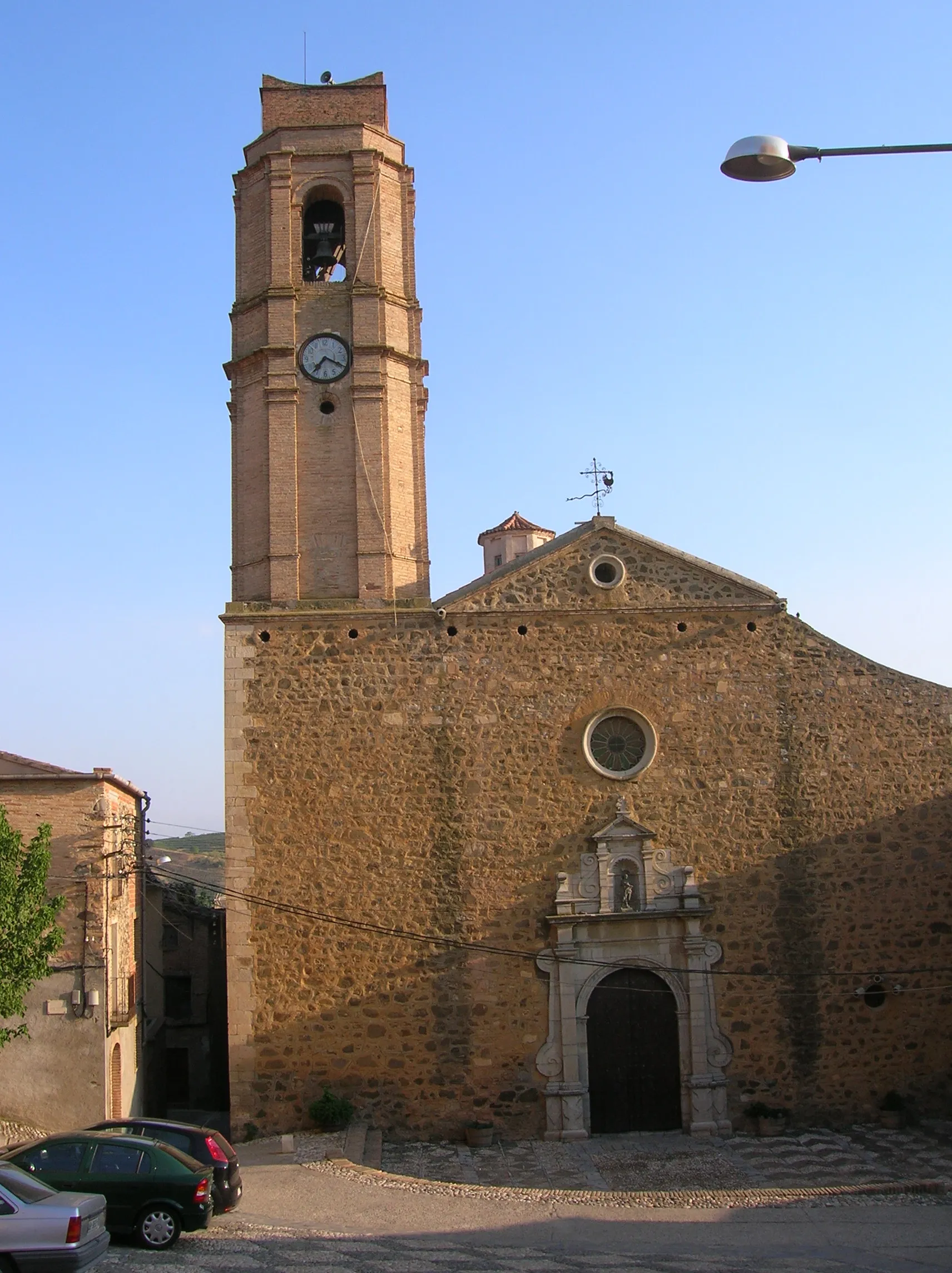 Photo showing: Església de Gratallops

This is a photo of a building indexed in the Catalan heritage register as Bé Cultural d'Interès Local (BCIL) under the reference IPA-11222.