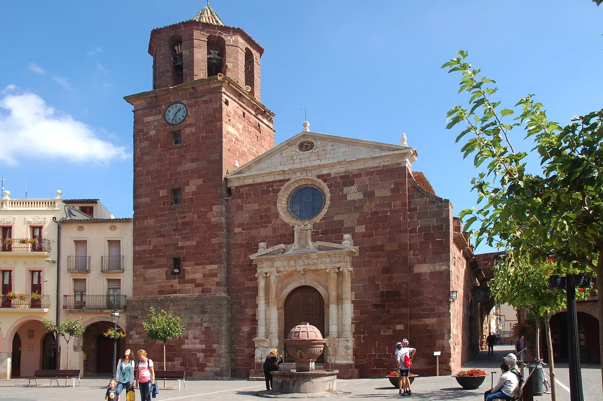 Photo showing: Església parroquial de Santa Maria (Prades)