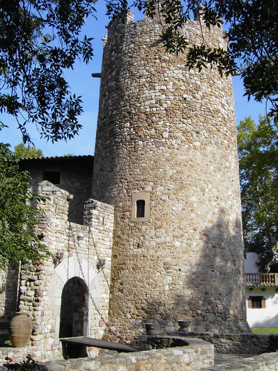 Photo showing: One of the towers of Torre de Cellers